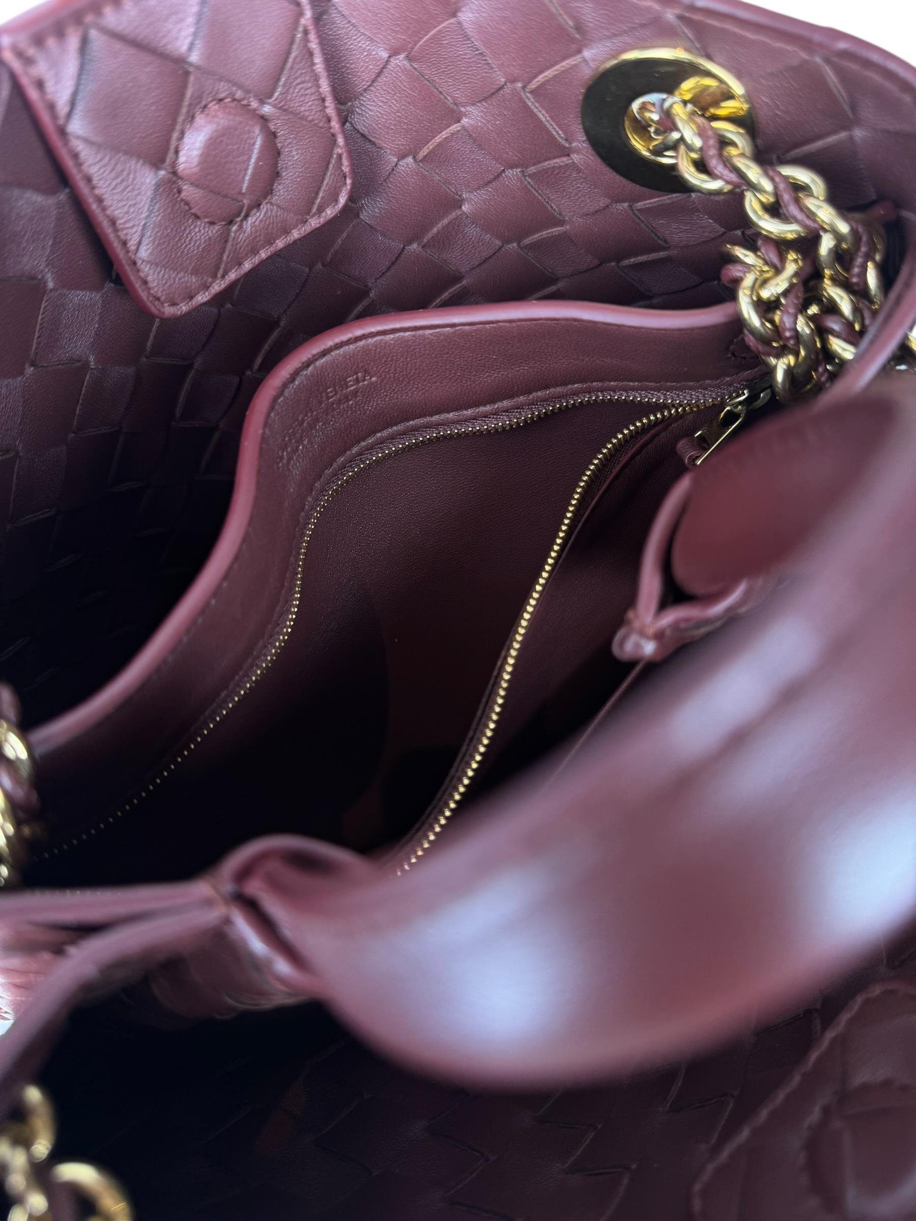 BOTTEGA VENETA BURGUNDY ANDIAMO BAG