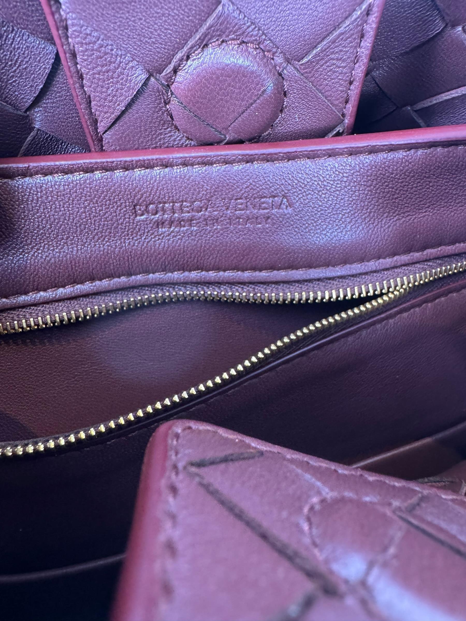 BOTTEGA VENETA BURGUNDY ANDIAMO BAG