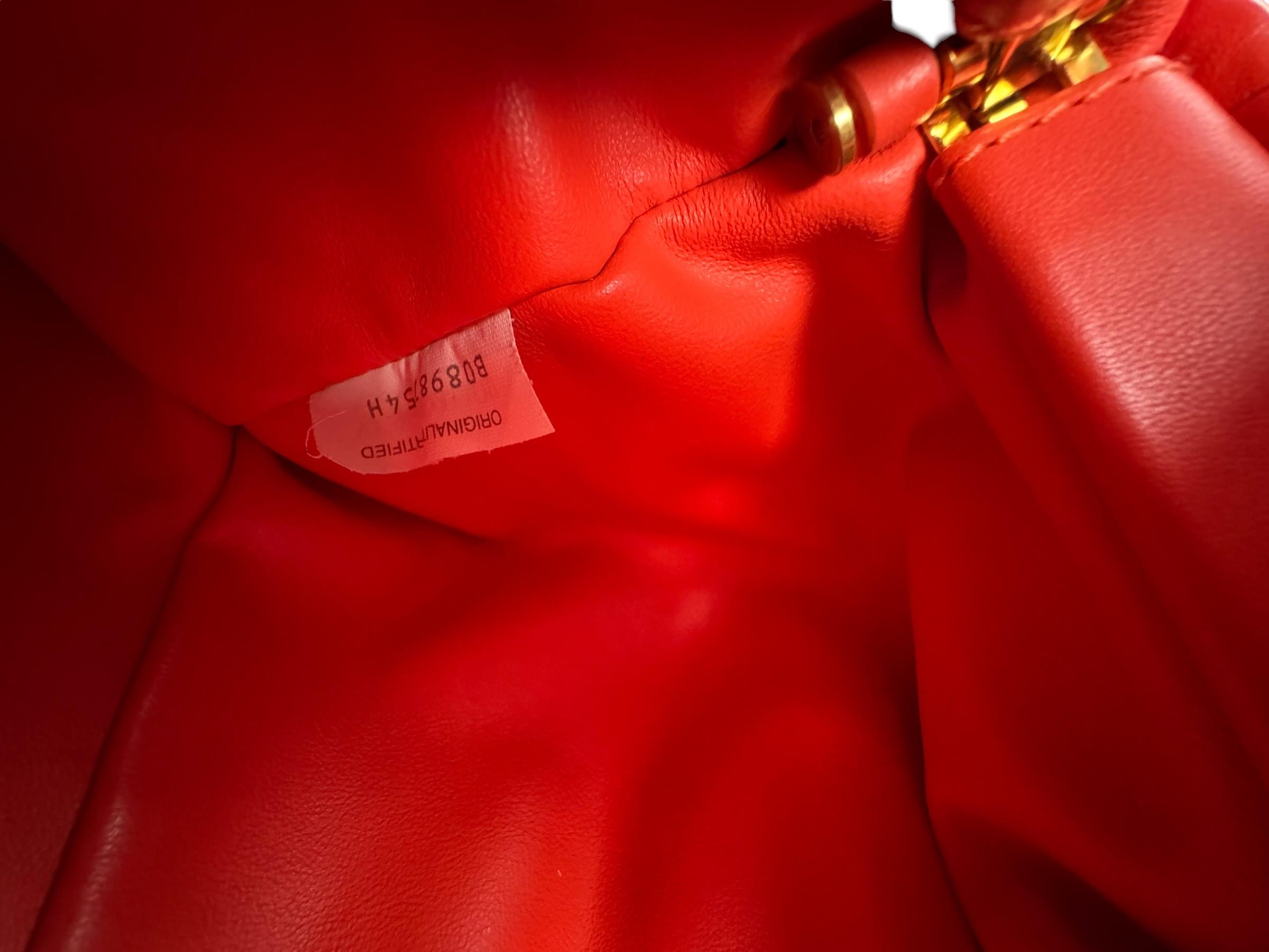 BOTTEGA VENETA CHAIN POUCH BAG