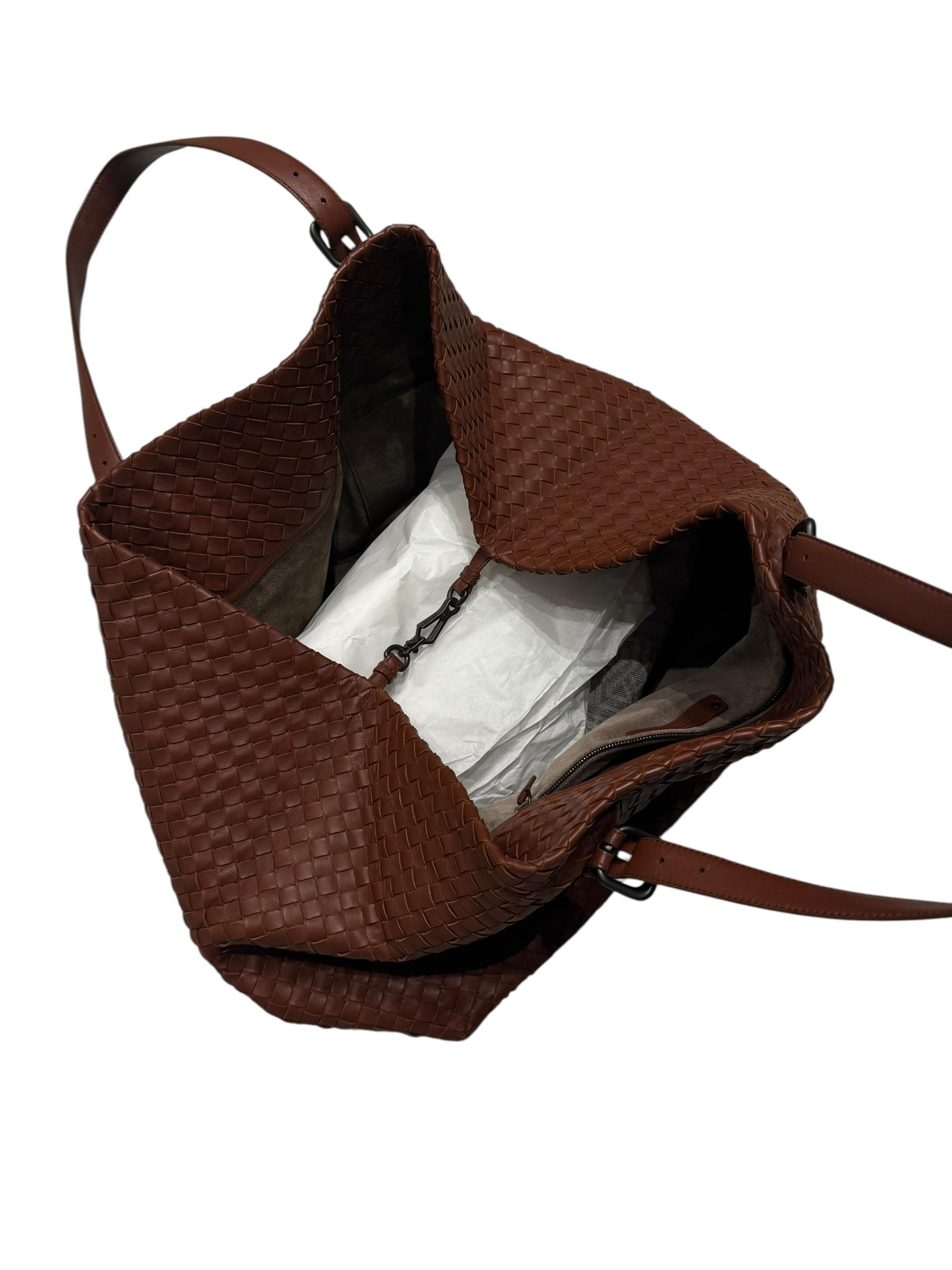 BOTTEGA VENETA INTRECCIATO HOBO BAG