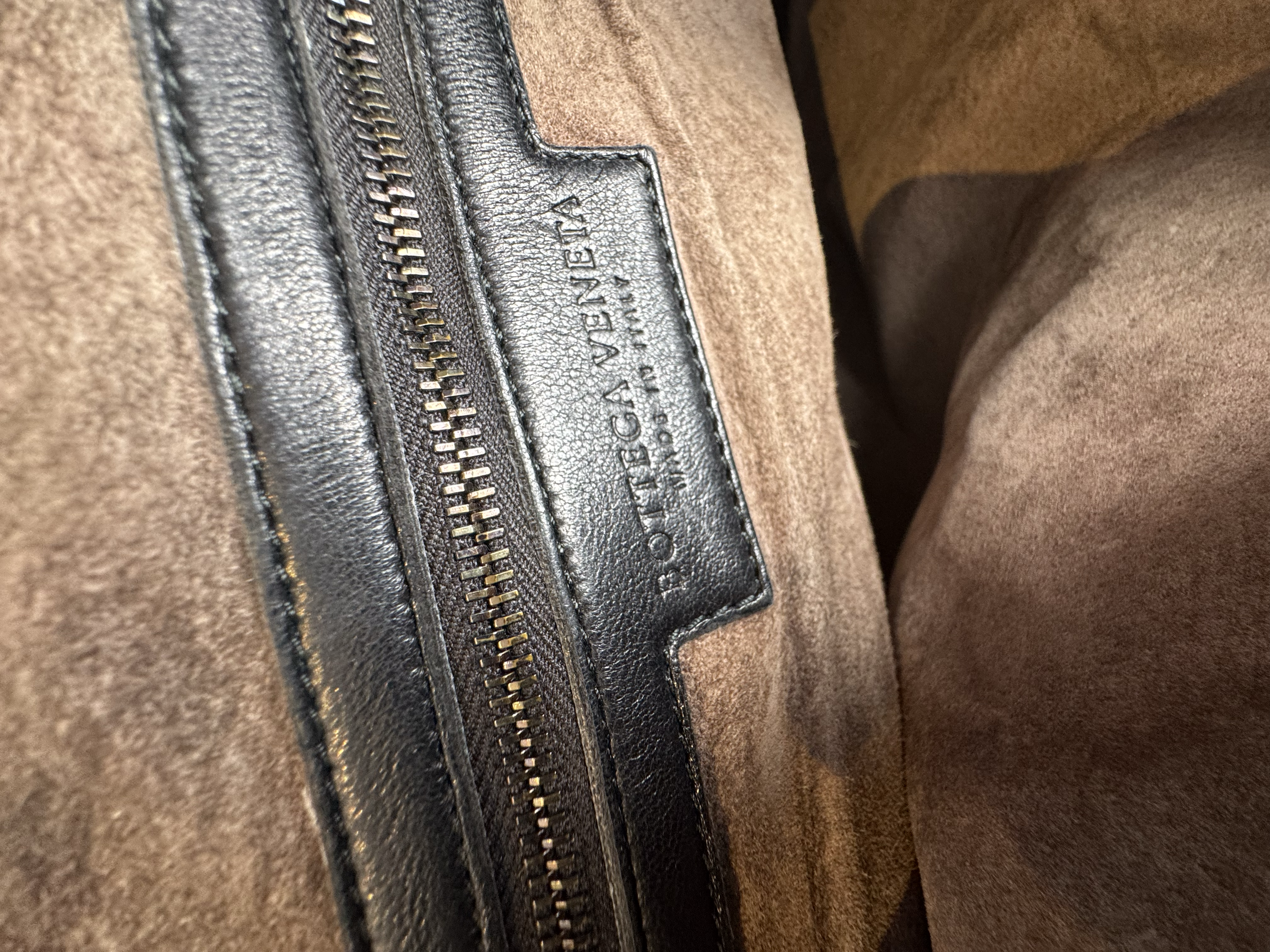 BOTTEGA VENETA INTRECIATO HOBO BAG