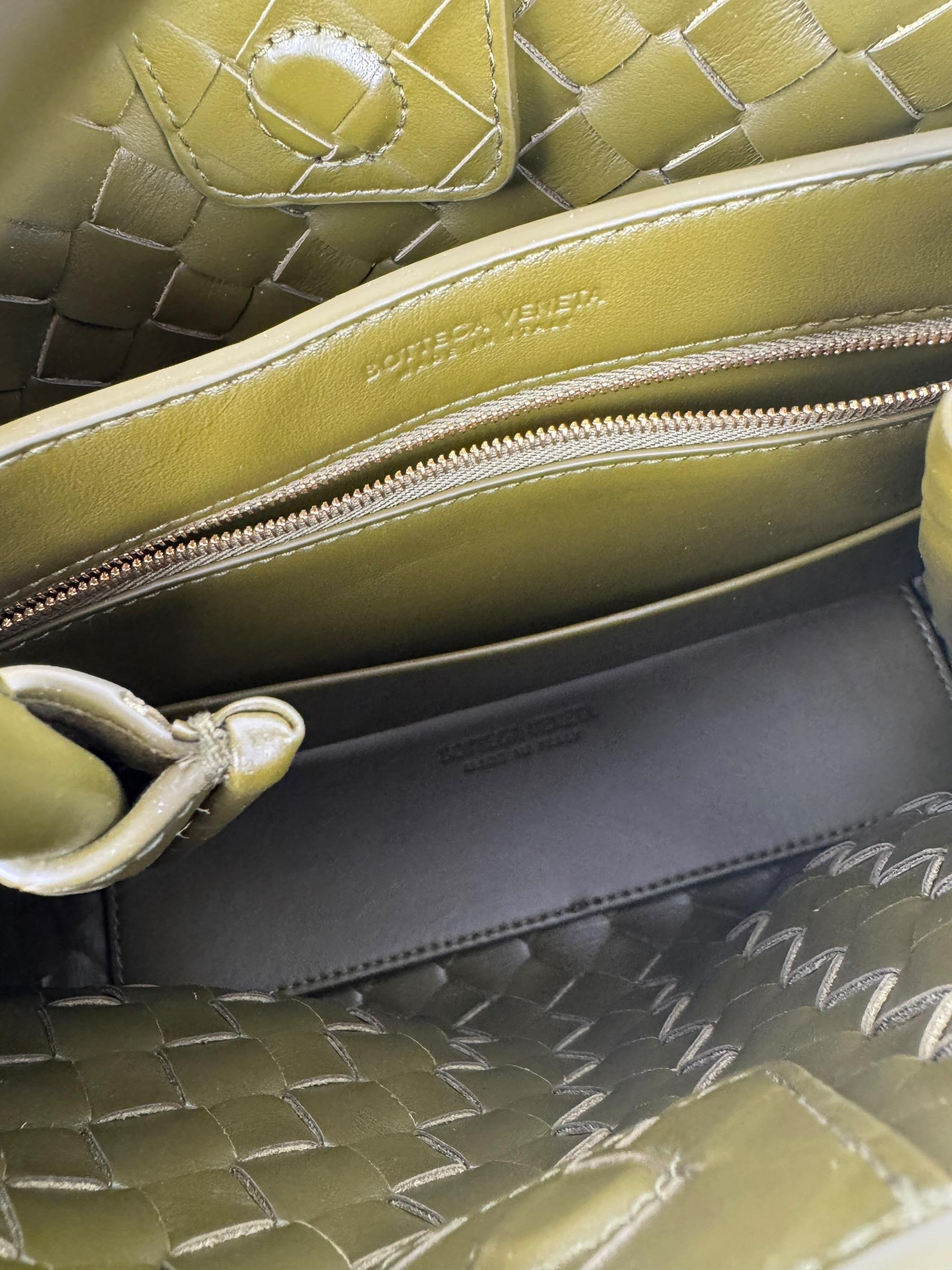BOTTEGA VENETA KHAKI SUEDE SMALL ANDIAMO BAG