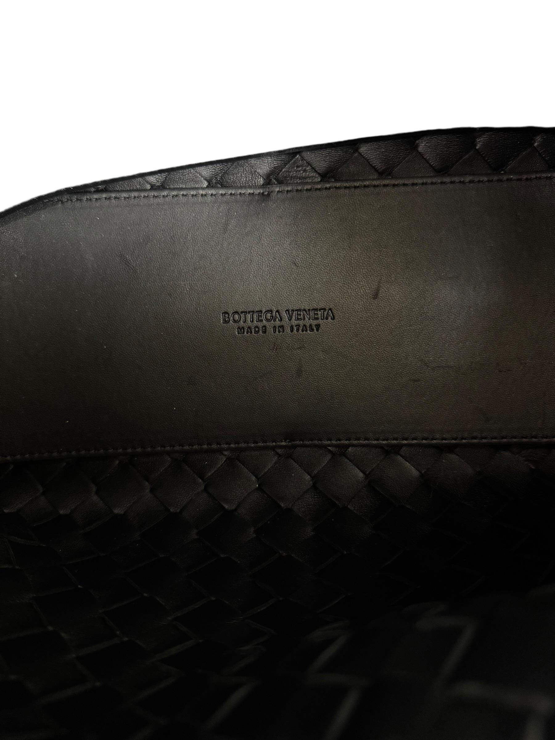 BOTTEGA VENETA MEDIUM BLACK ANDIAMO BAG