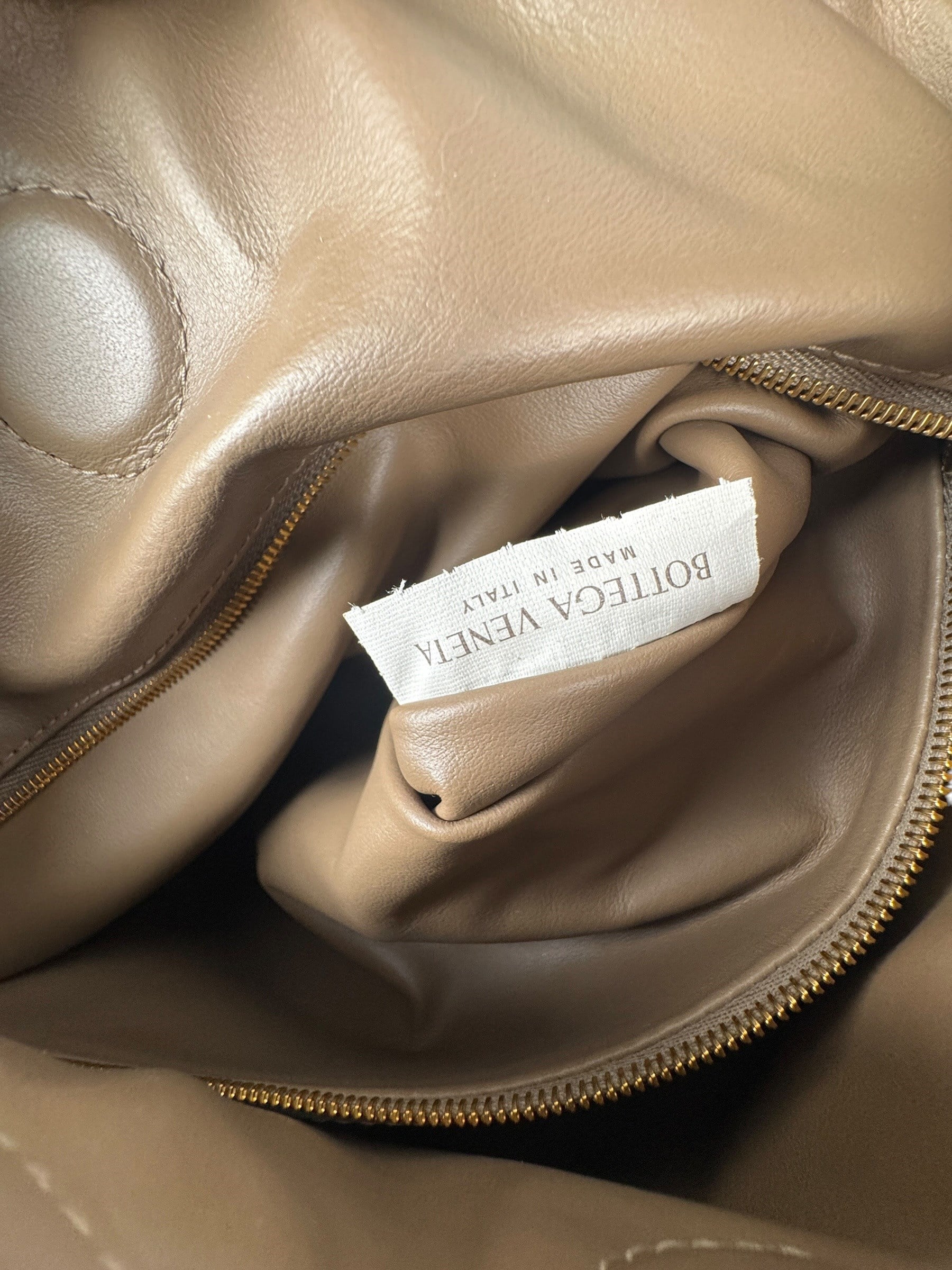 BOTTEGA VENETA MEDIUM HOP BAG
