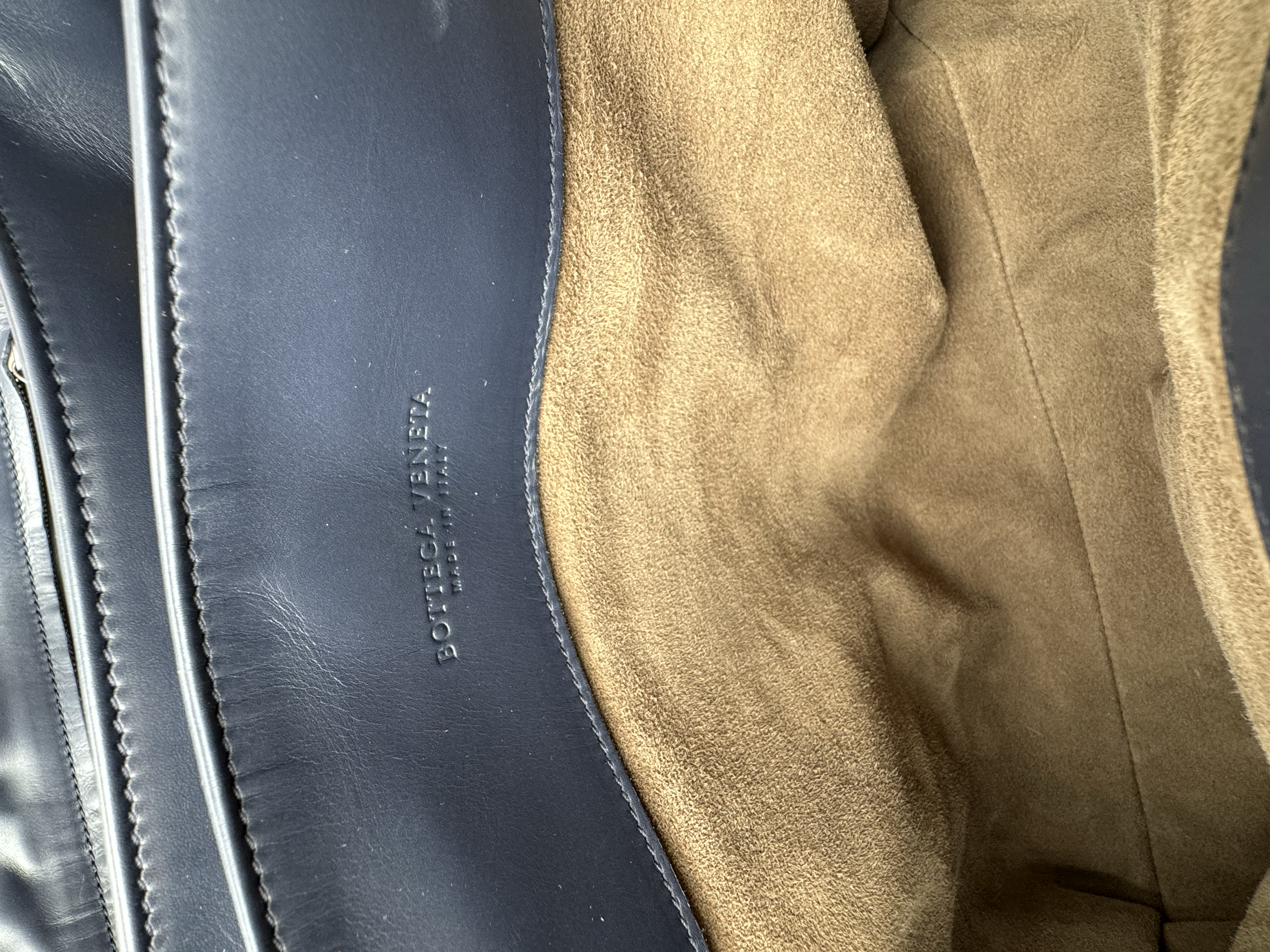BOTTEGA VENETA NAVY INTRECIATTO TOTE BAG