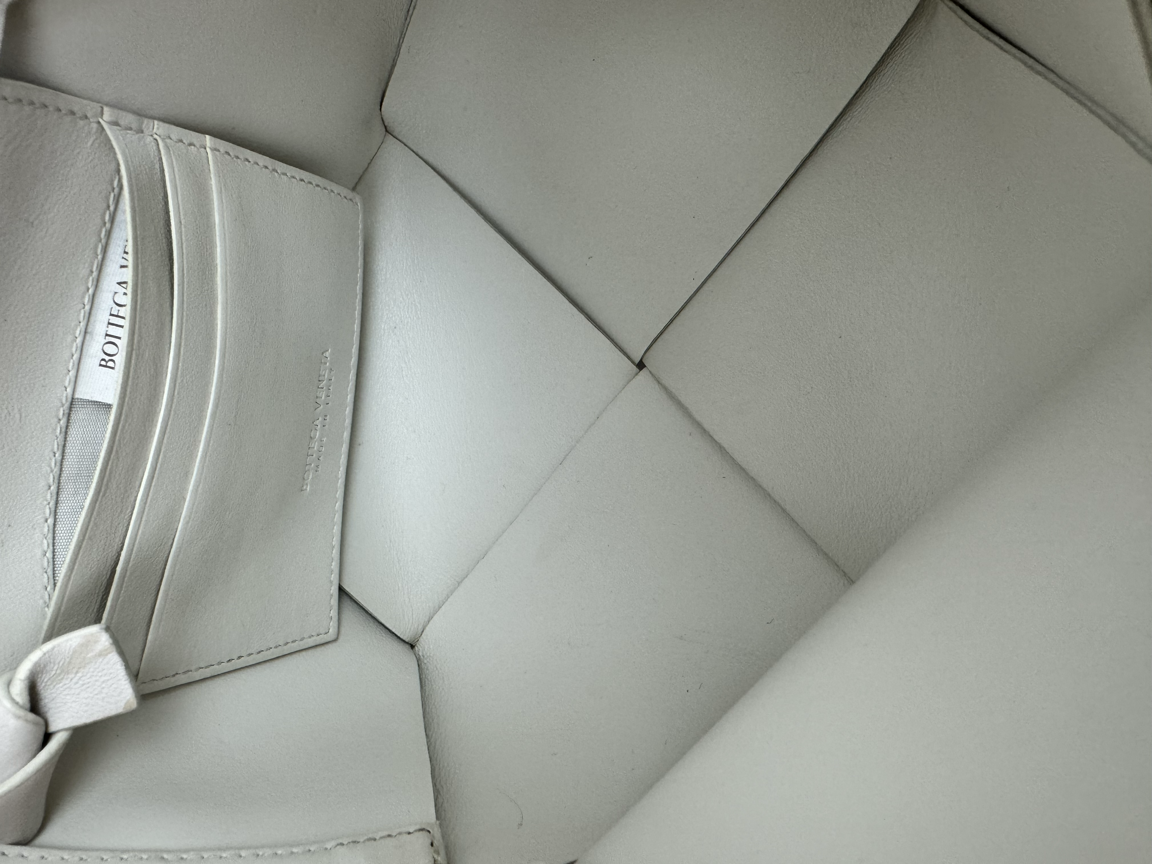 BOTTEGA VENETA WHITE CROSSBODY