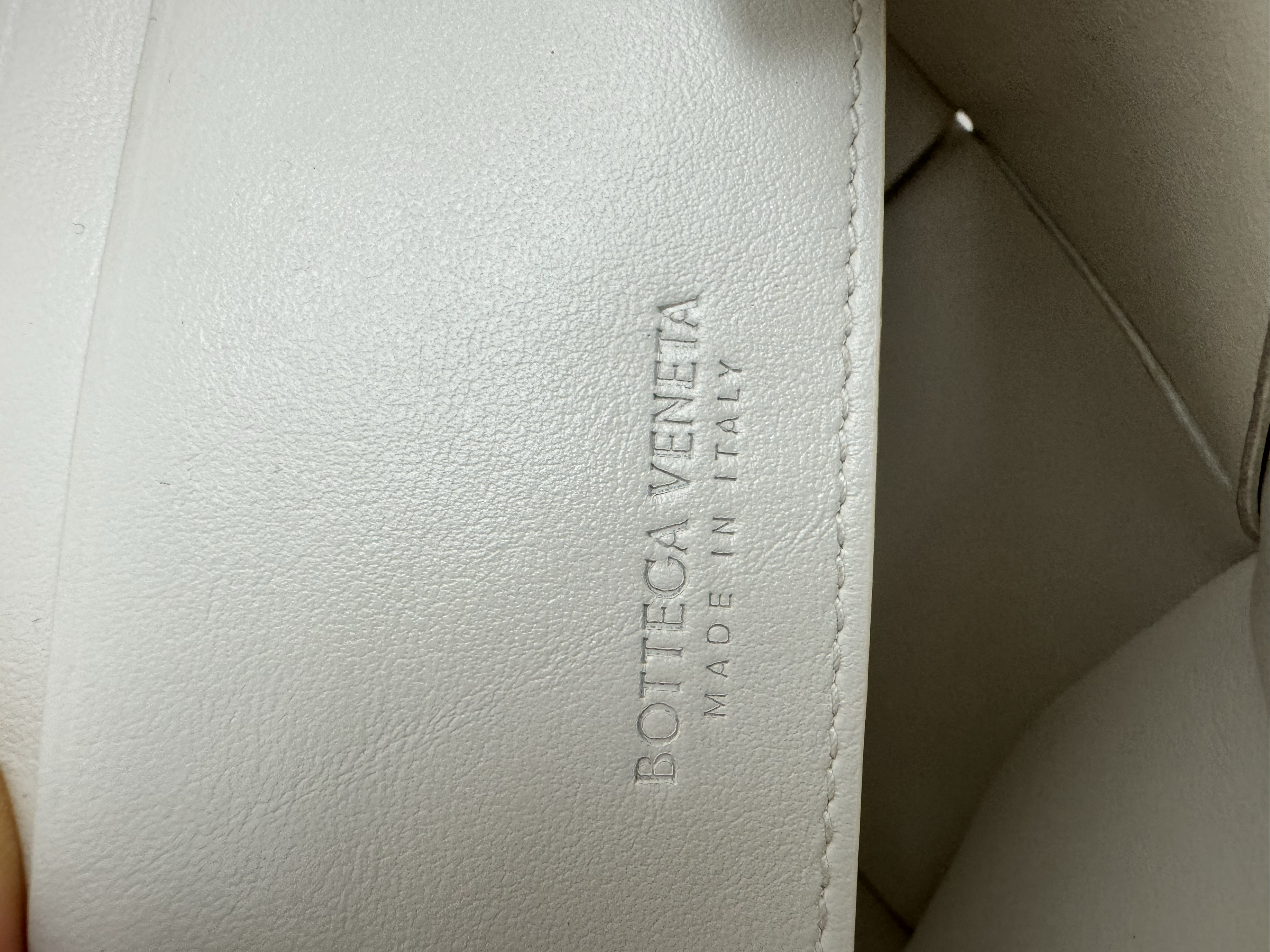 BOTTEGA VENETA WHITE CROSSBODY