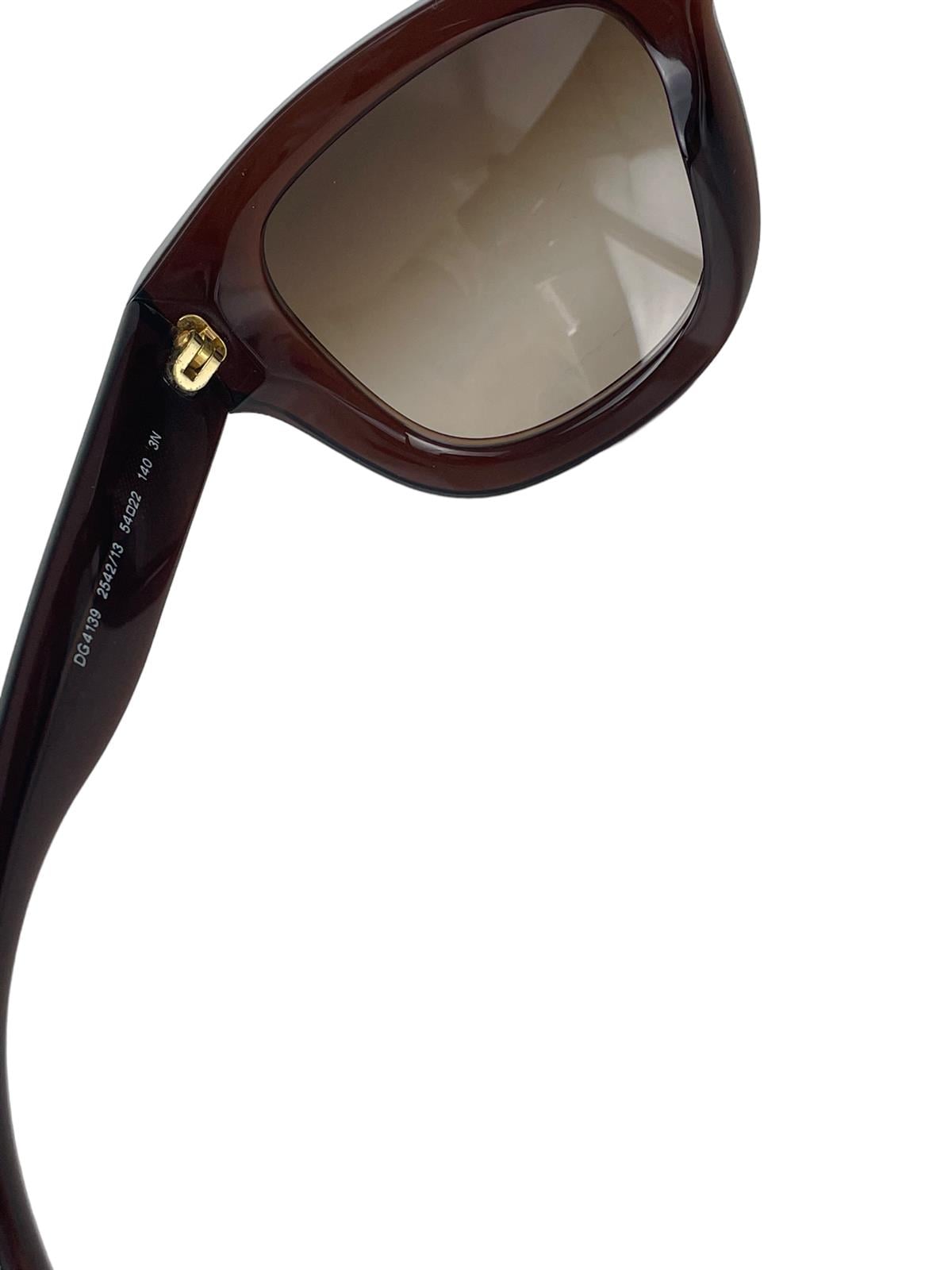 BROWN SUNGLASSES