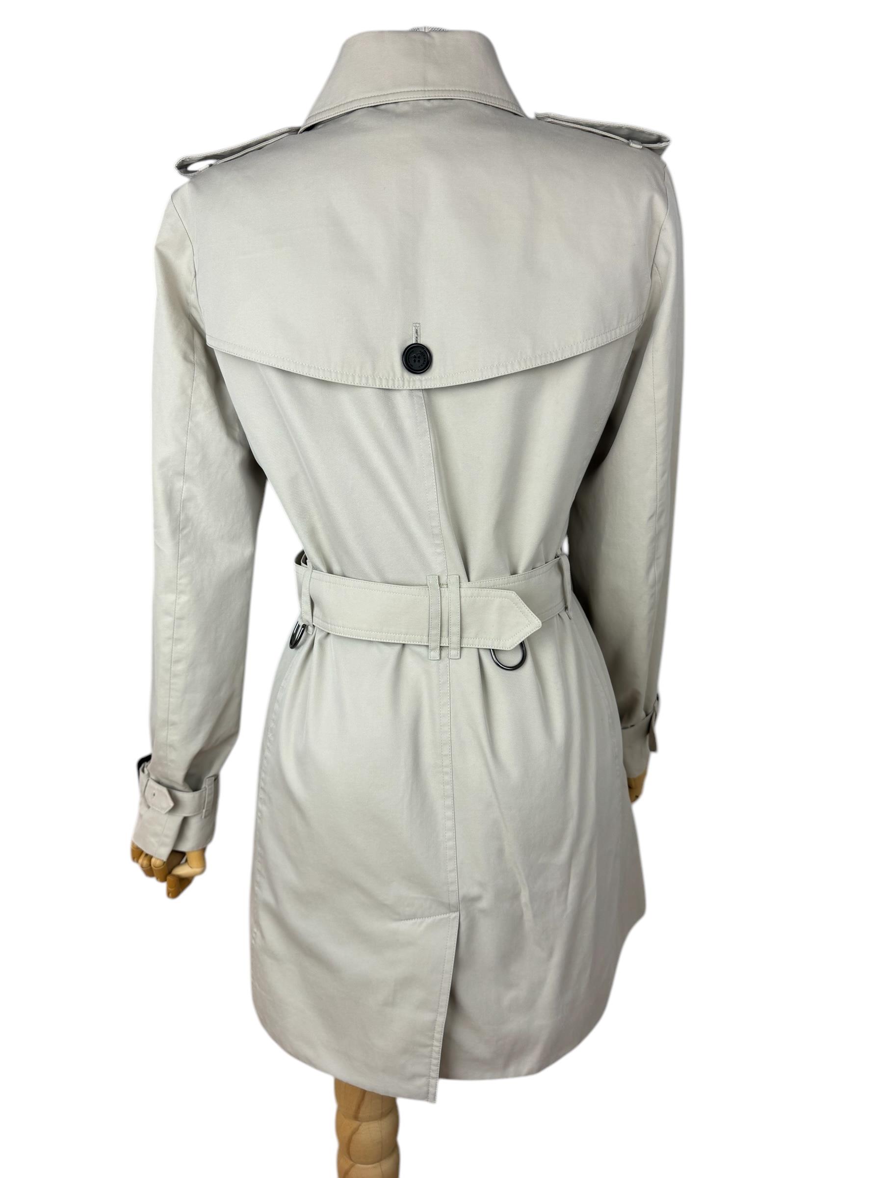 BURBERRY BEIGE TRENCH COAT
