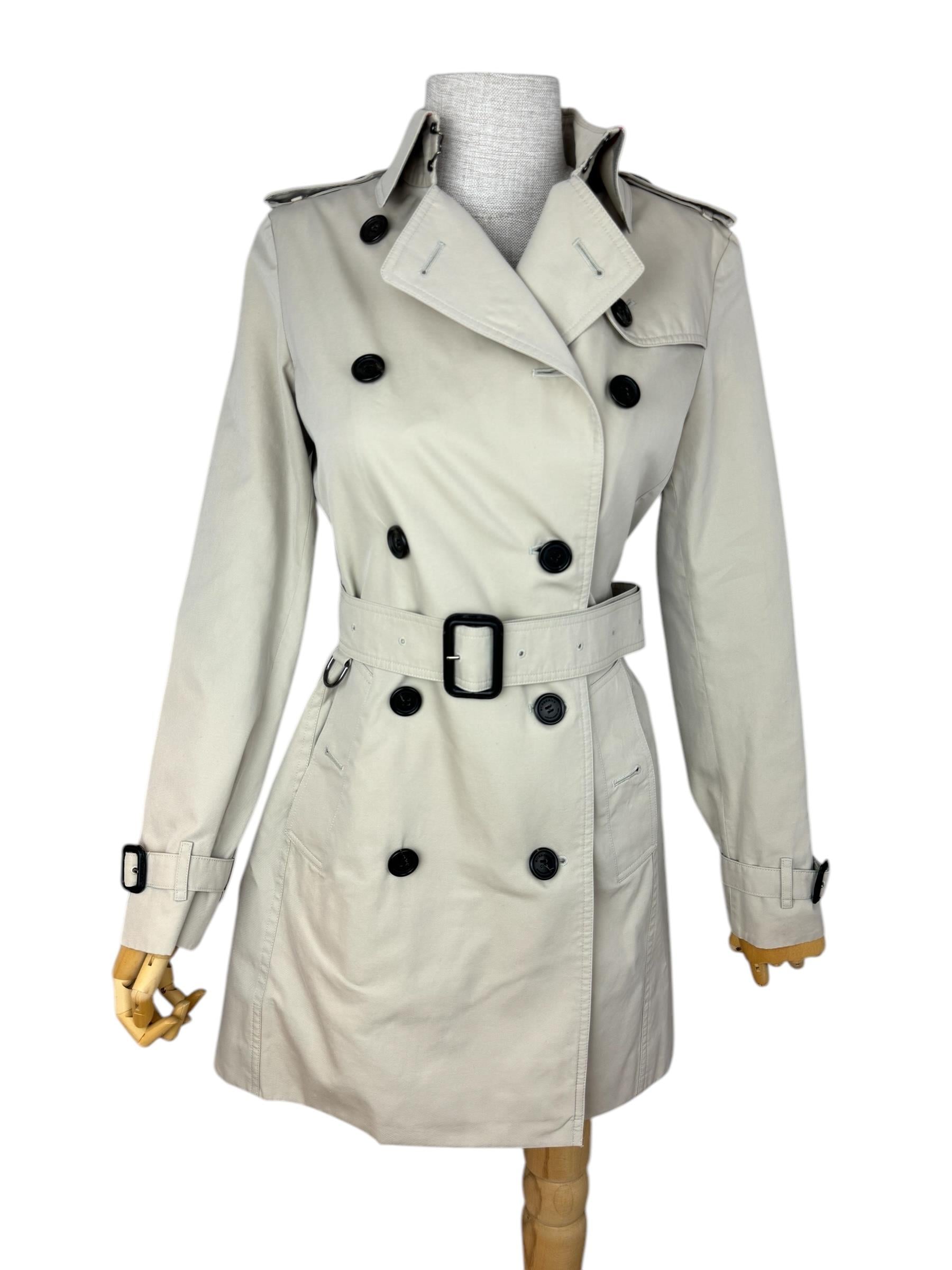 BURBERRY BEIGE TRENCH COAT