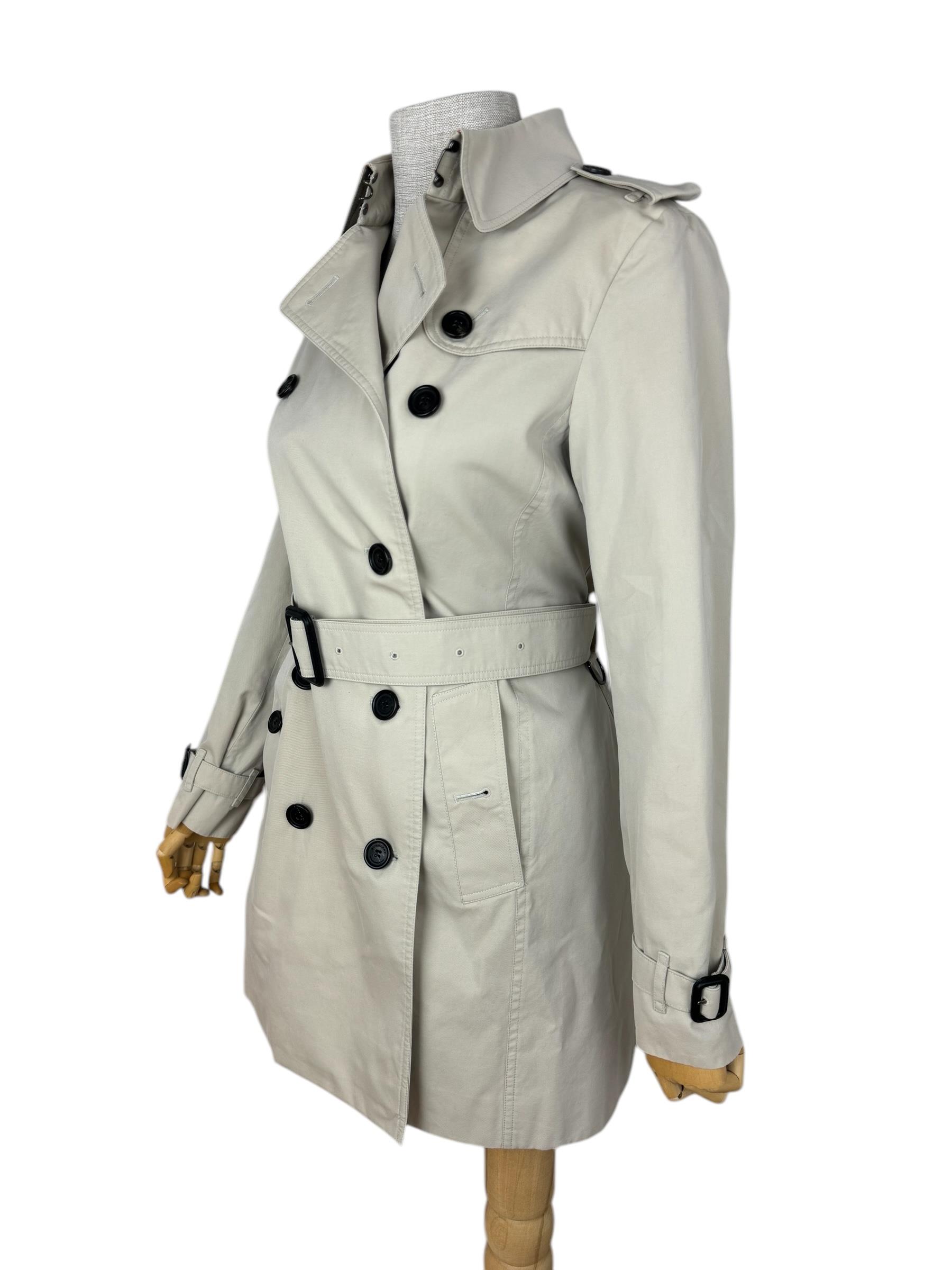 BURBERRY BEIGE TRENCH COAT