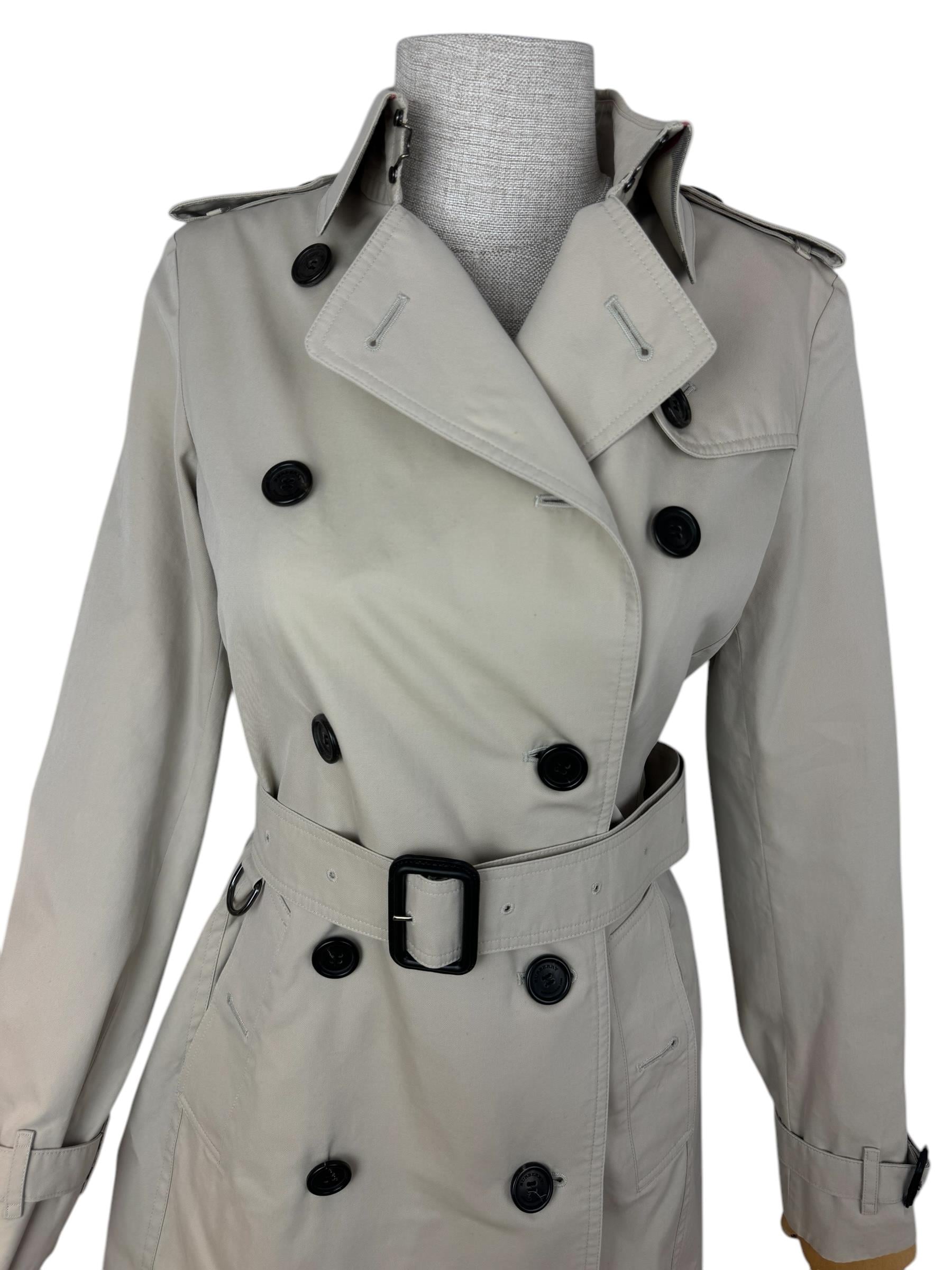 BURBERRY BEIGE TRENCH COAT