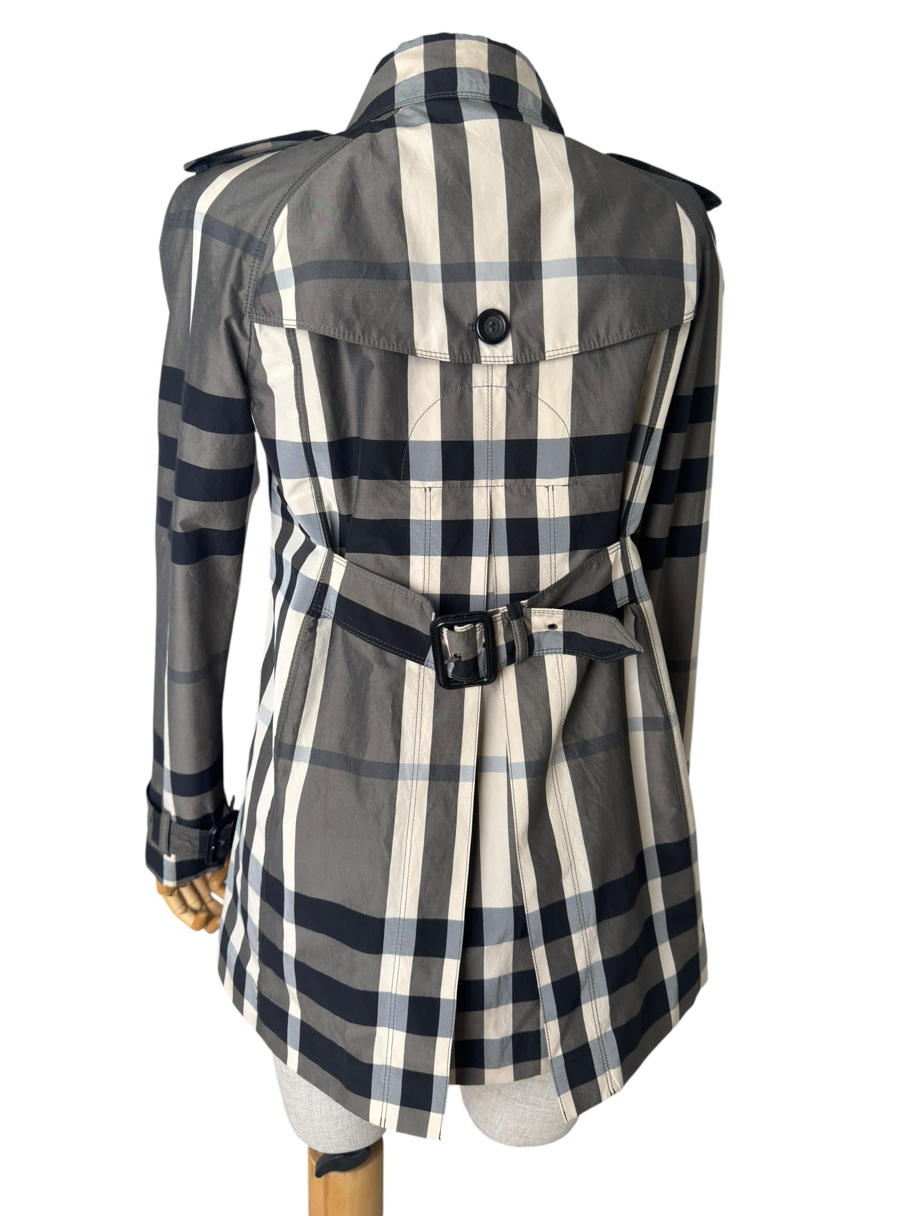 BURBERRY GRAY NOVA TRENCHCOAT