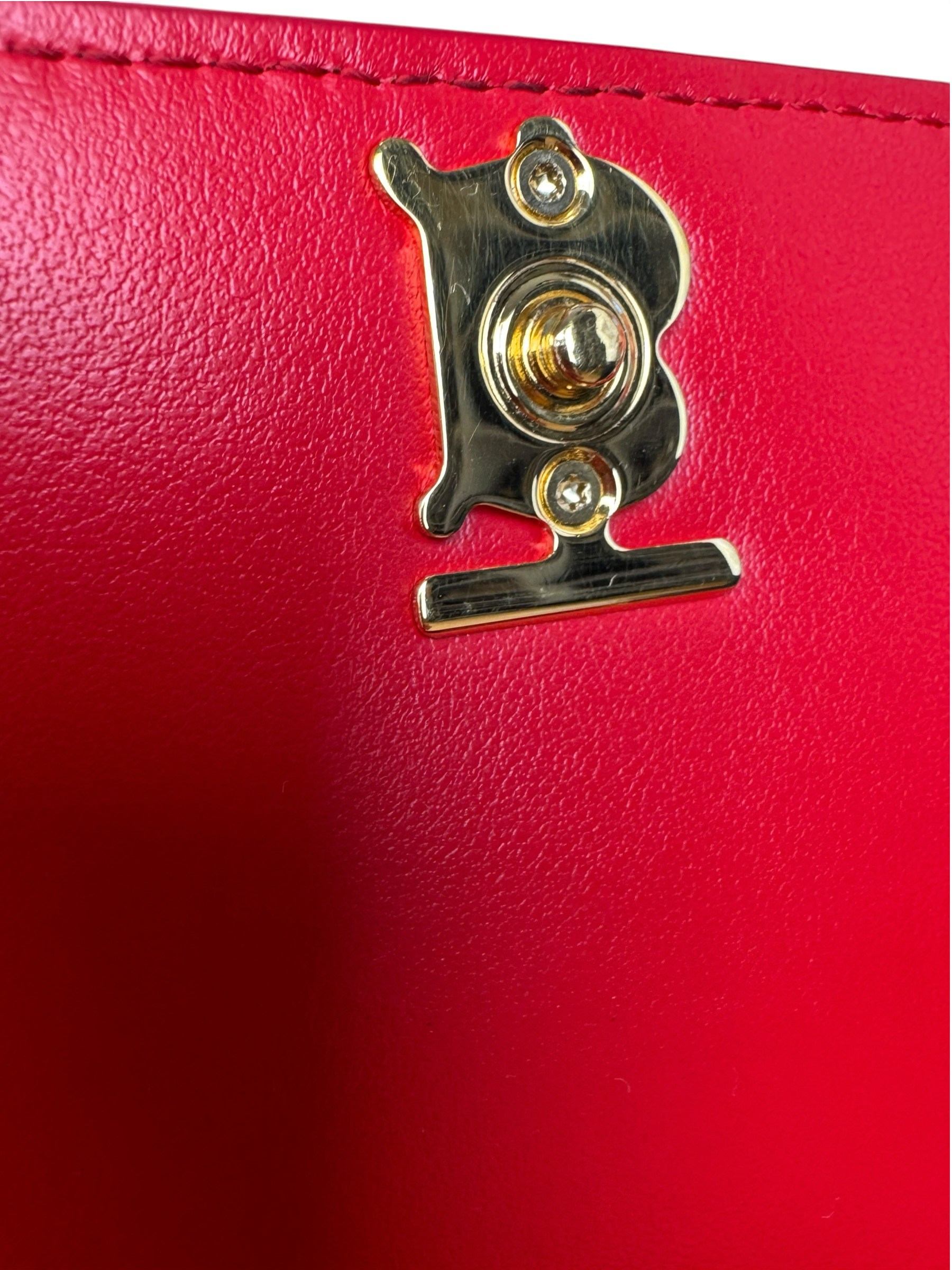BURBERRY LEATHER CHAIN BAG