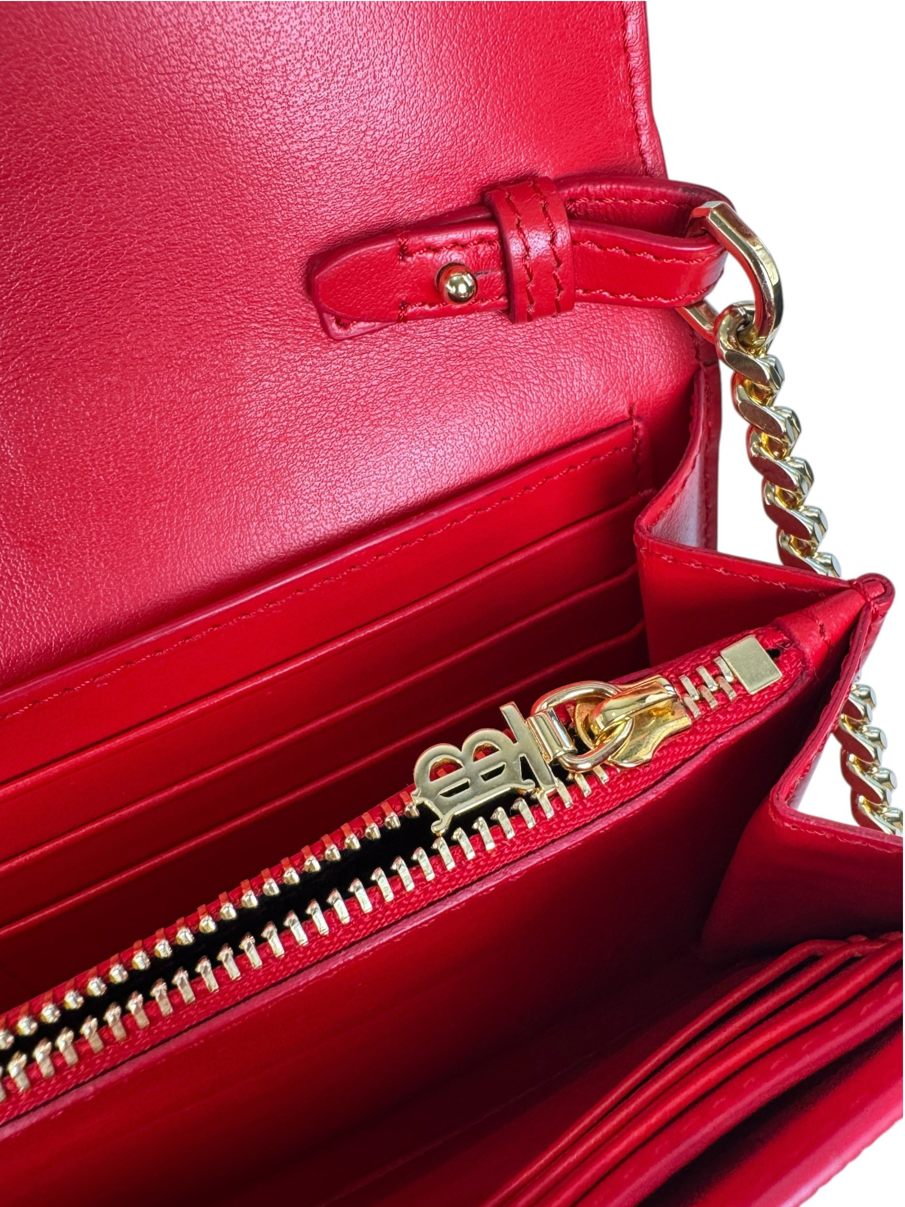 BURBERRY LEATHER CHAIN BAG