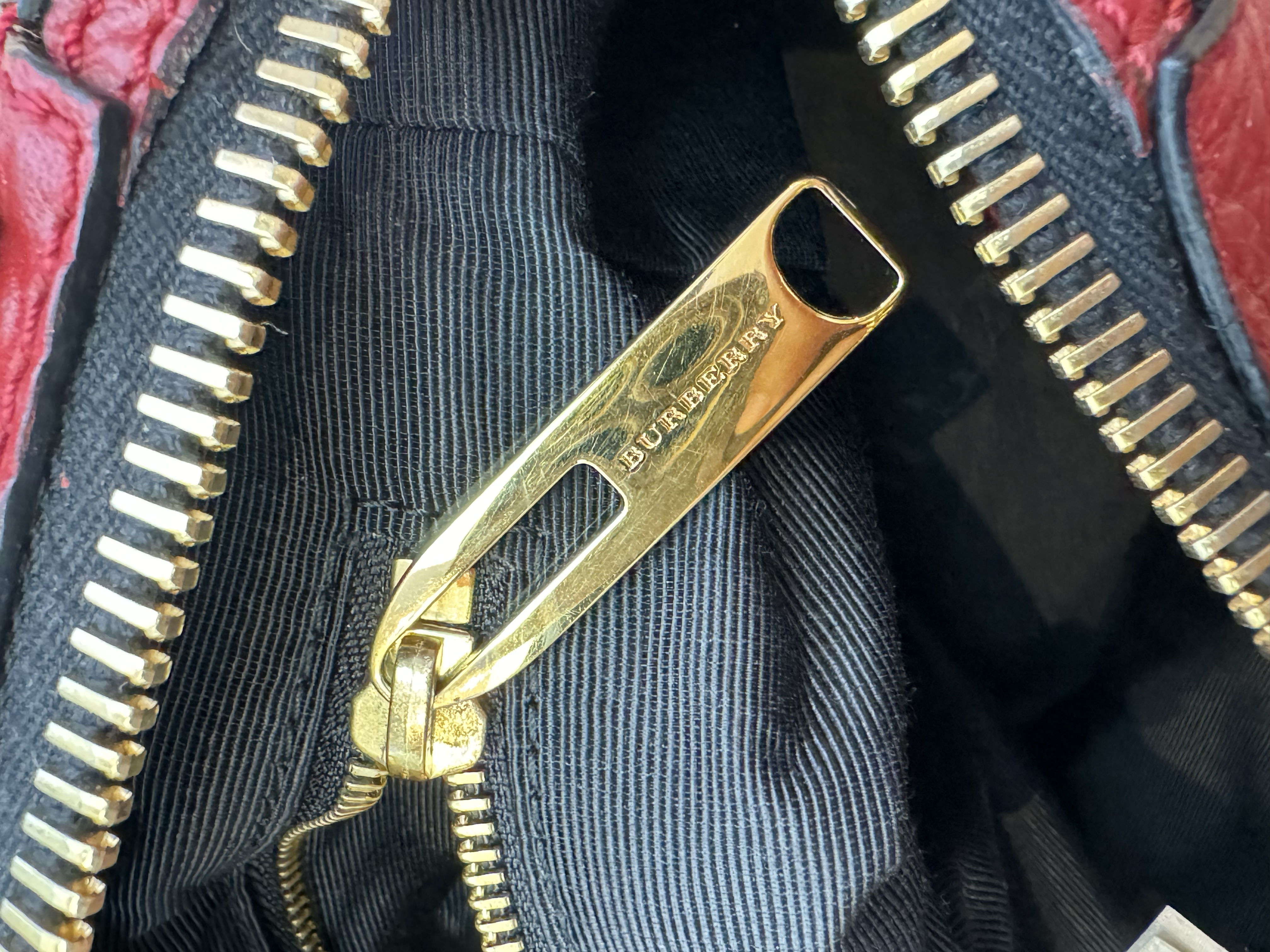 BURBERRY LEATHER TOTE BAG