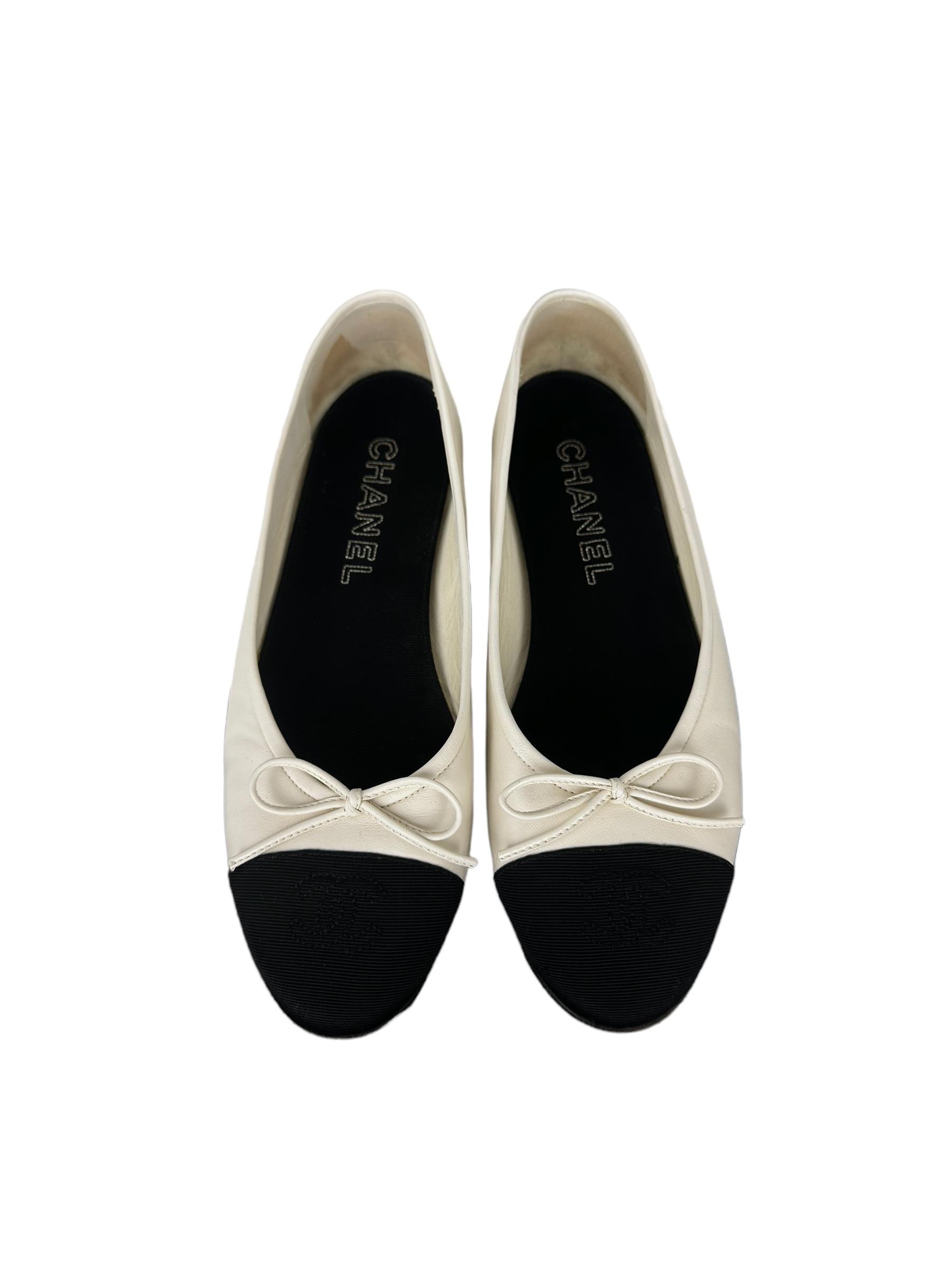 CHANEL 2017 WHITE BALLERINAS FLAT