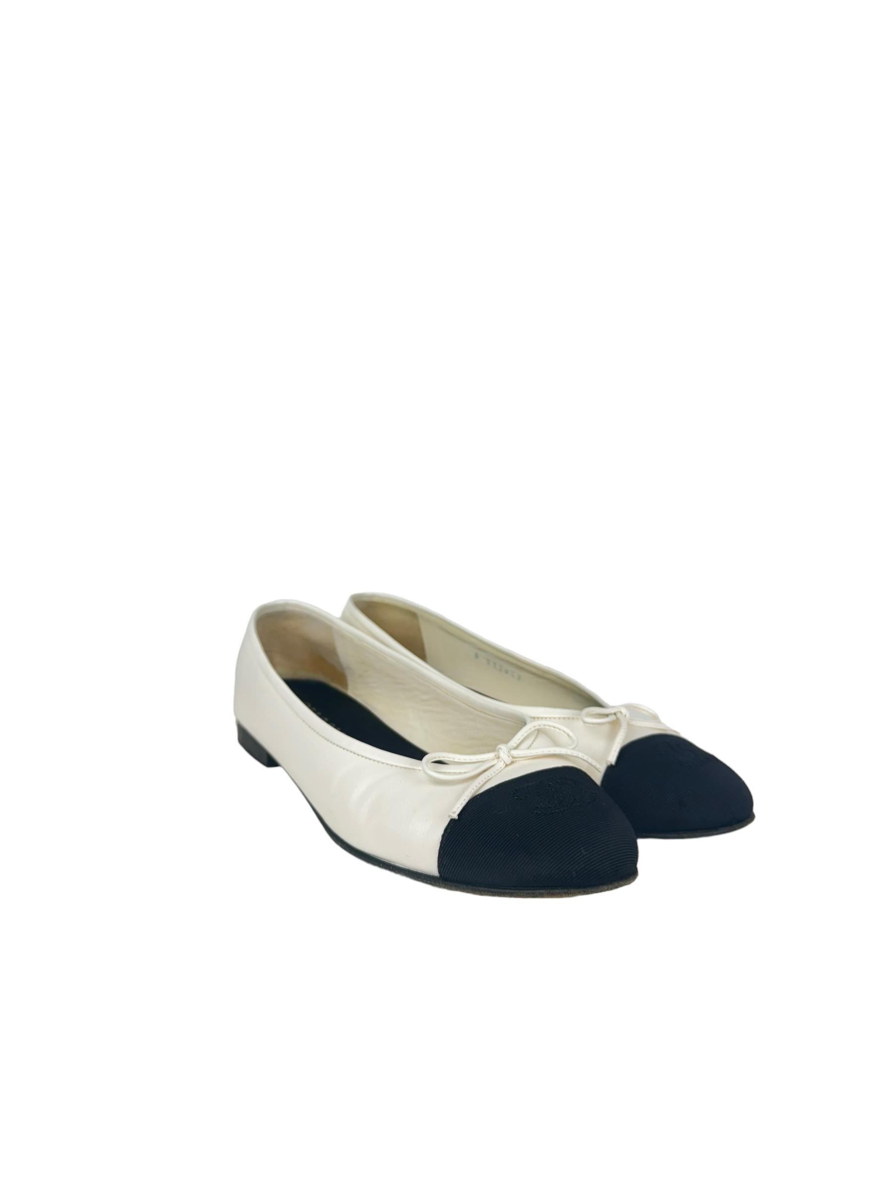 CHANEL 2017 WHITE BALLERINAS FLAT