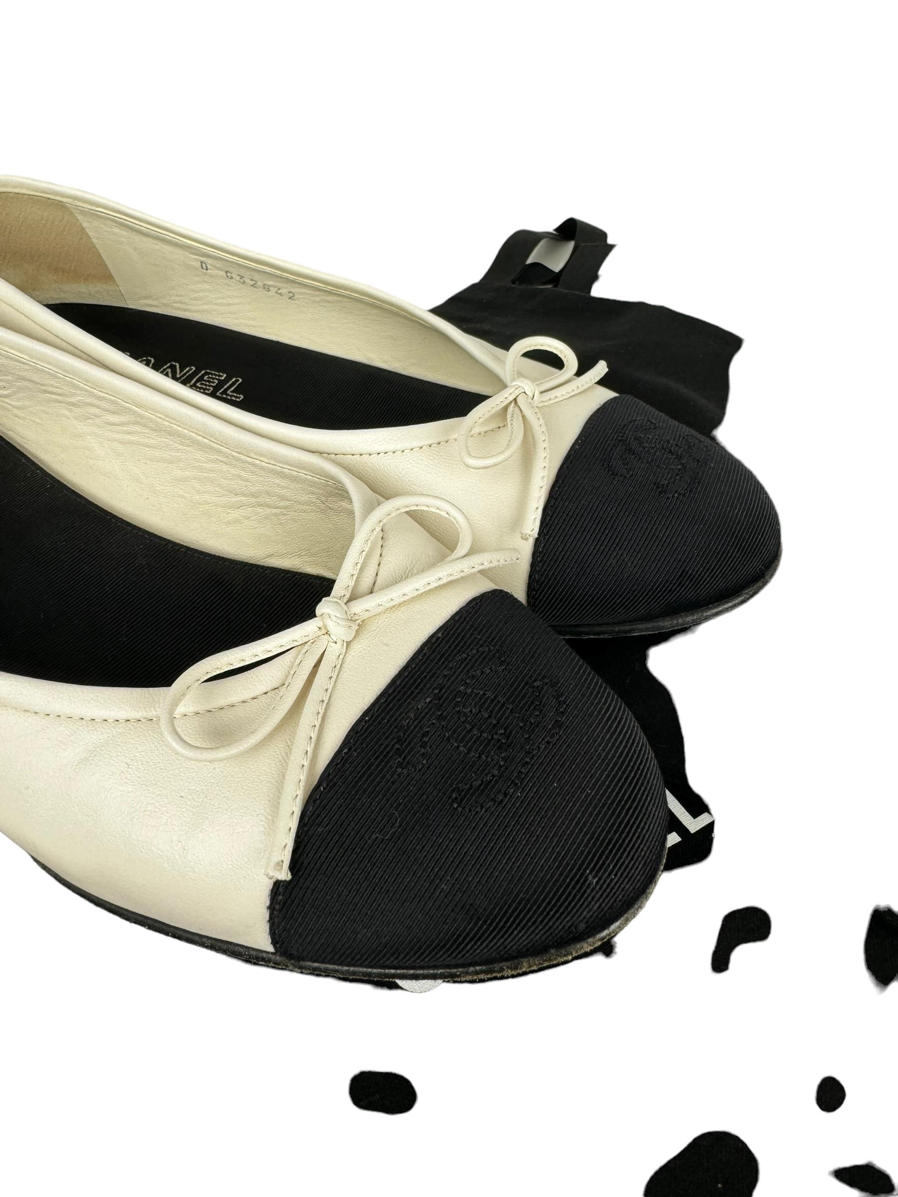 CHANEL 2017 WHITE BALLERINAS FLAT
