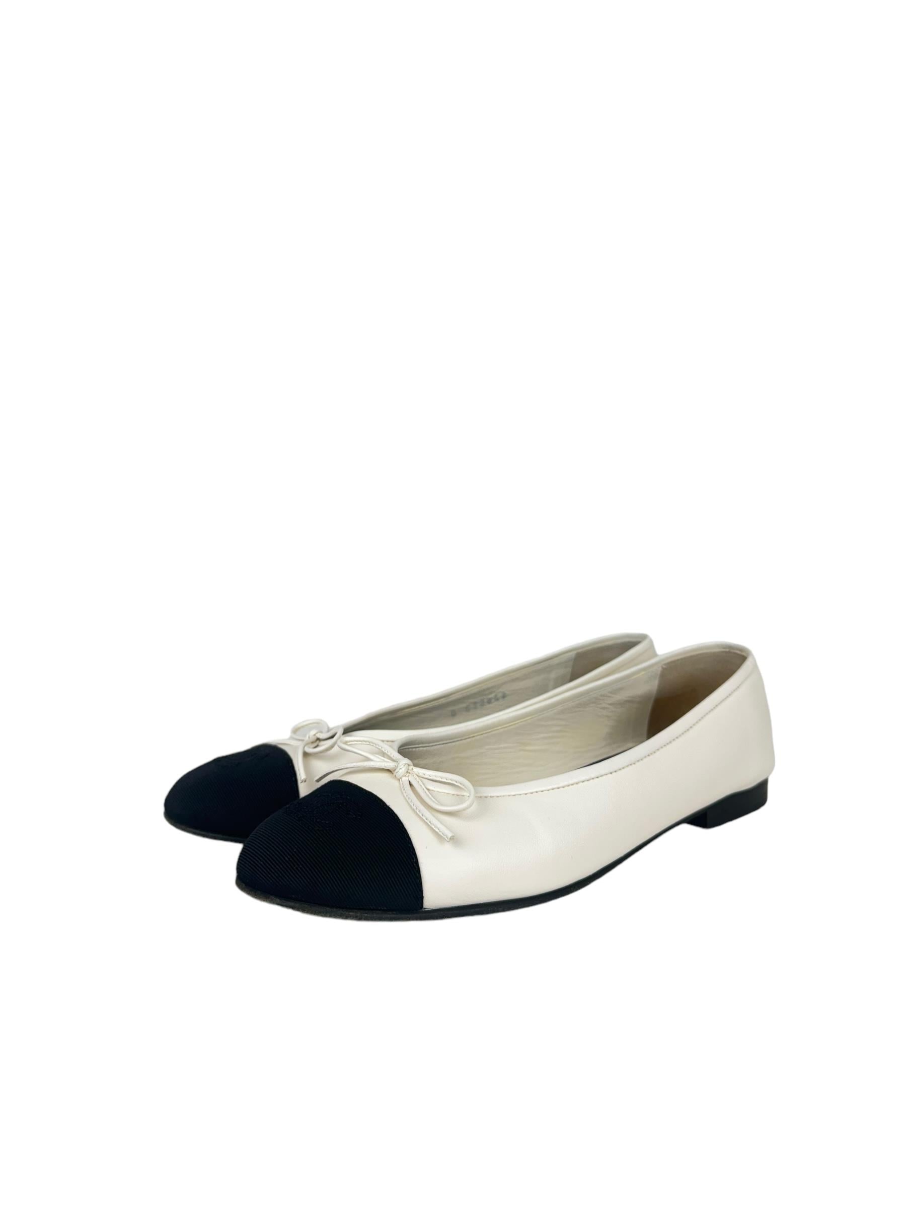CHANEL 2017 WHITE BALLERINAS FLAT