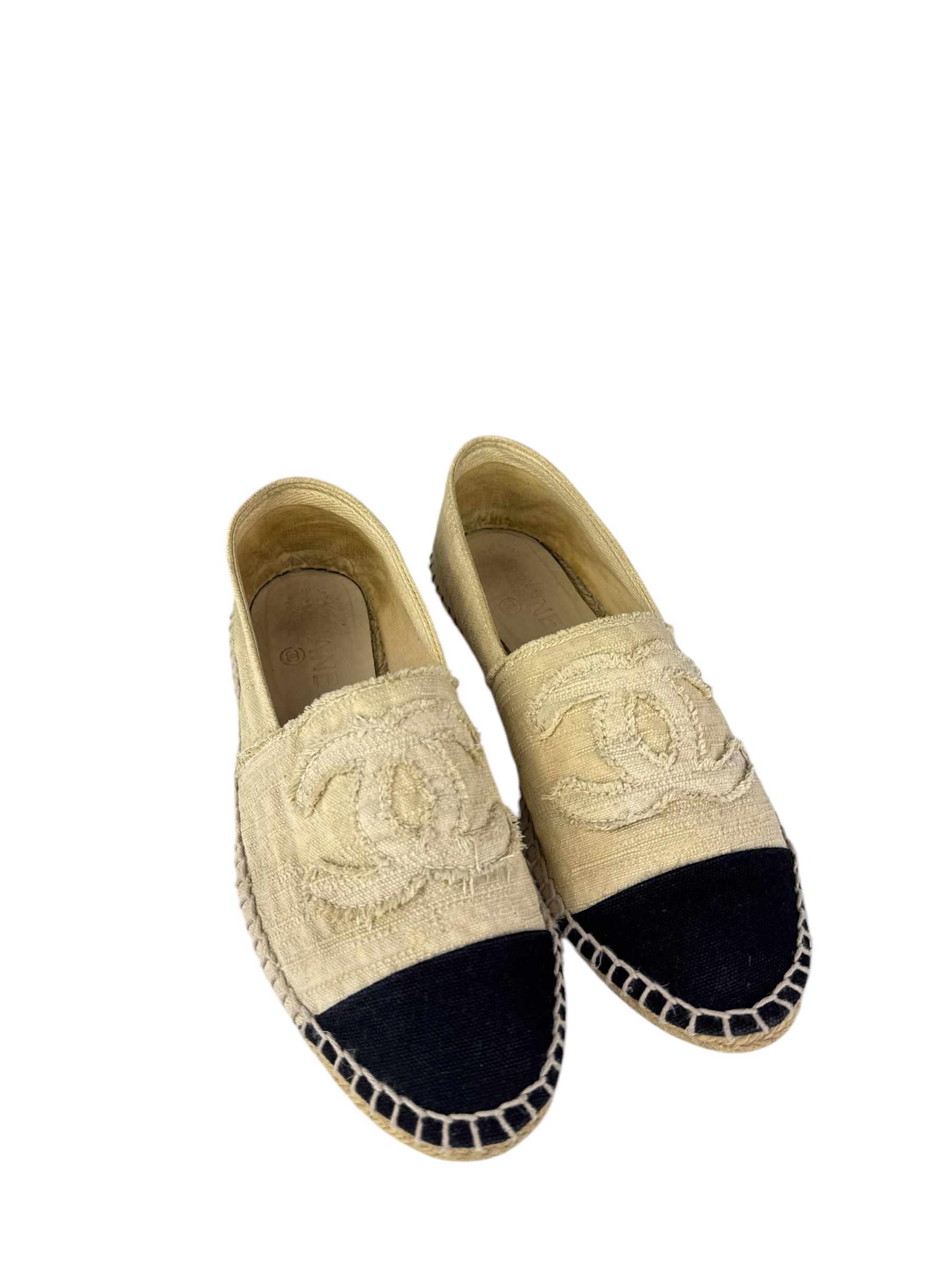 CHANEL BEIGE LINEN CC LOGO ESPADRILLES