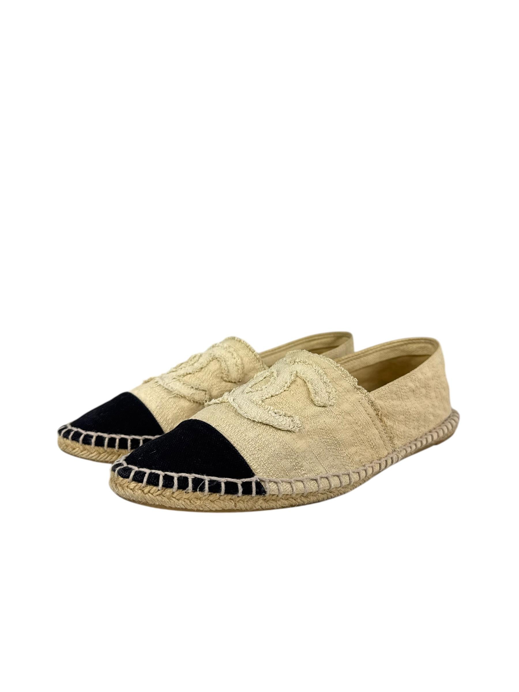CHANEL BEIGE LINEN CC LOGO ESPADRILLES
