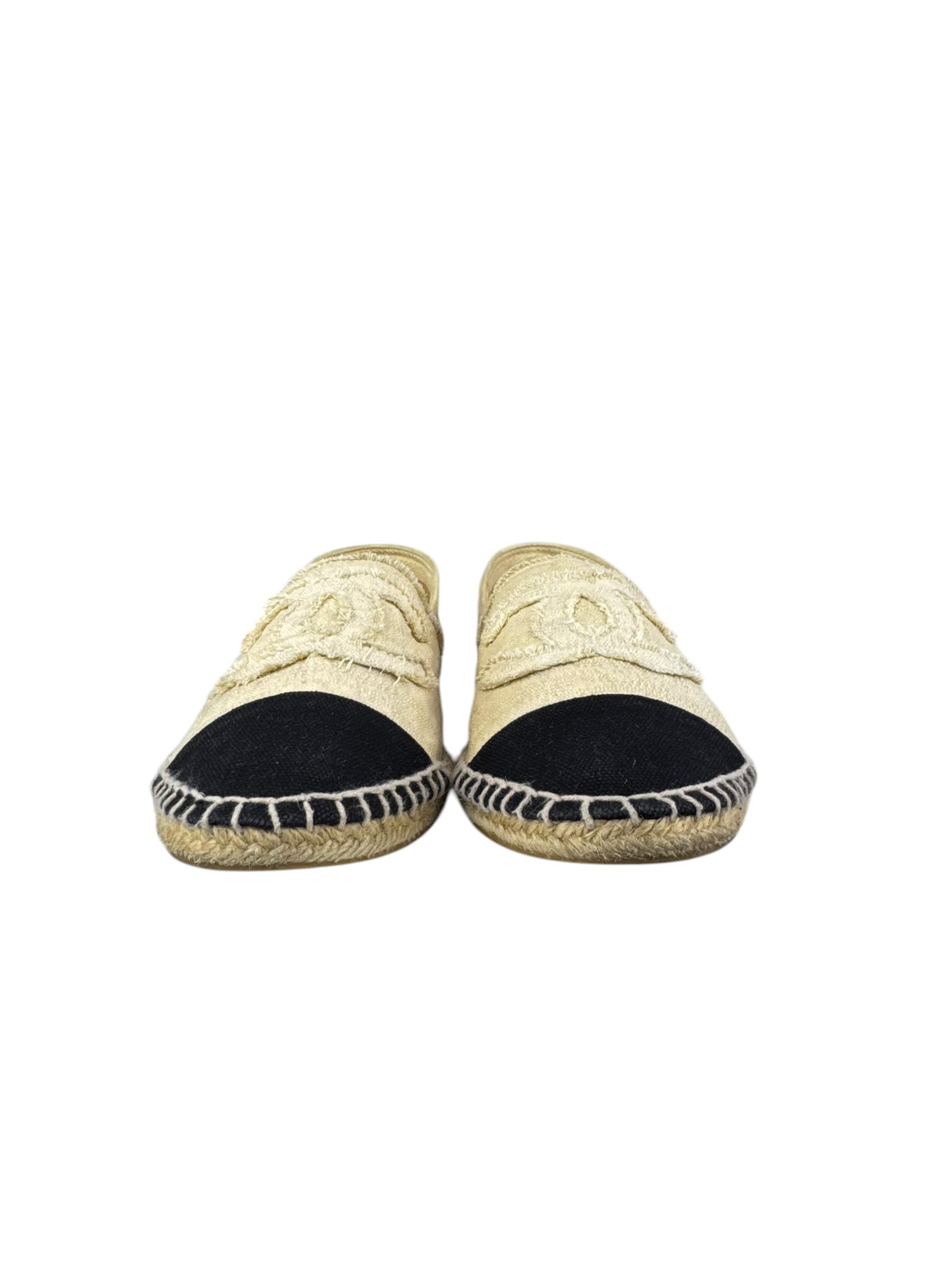 CHANEL BEIGE LINEN CC LOGO ESPADRILLES