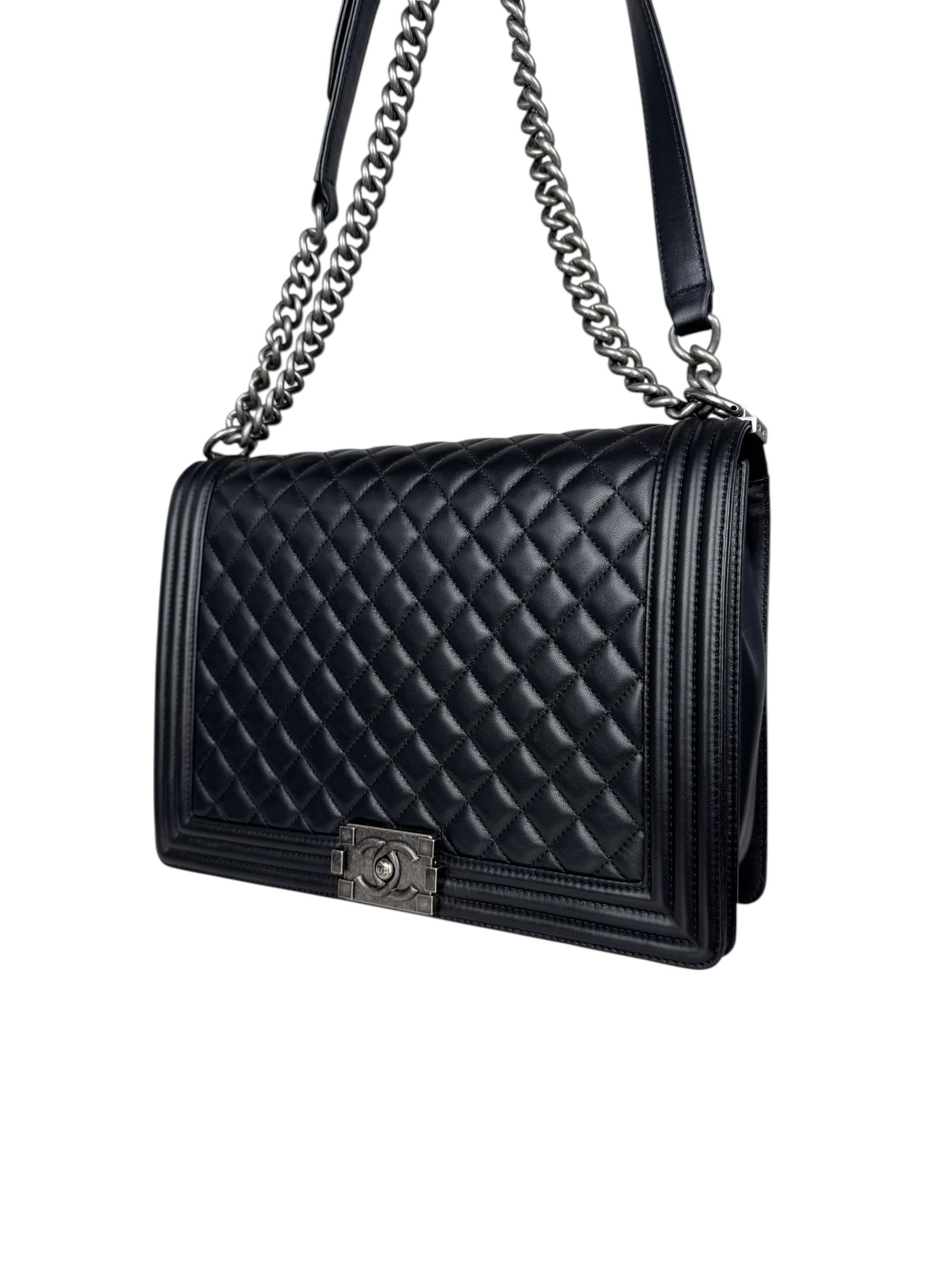 CHANEL BLACK LEATHER QUILTED BOY BAG