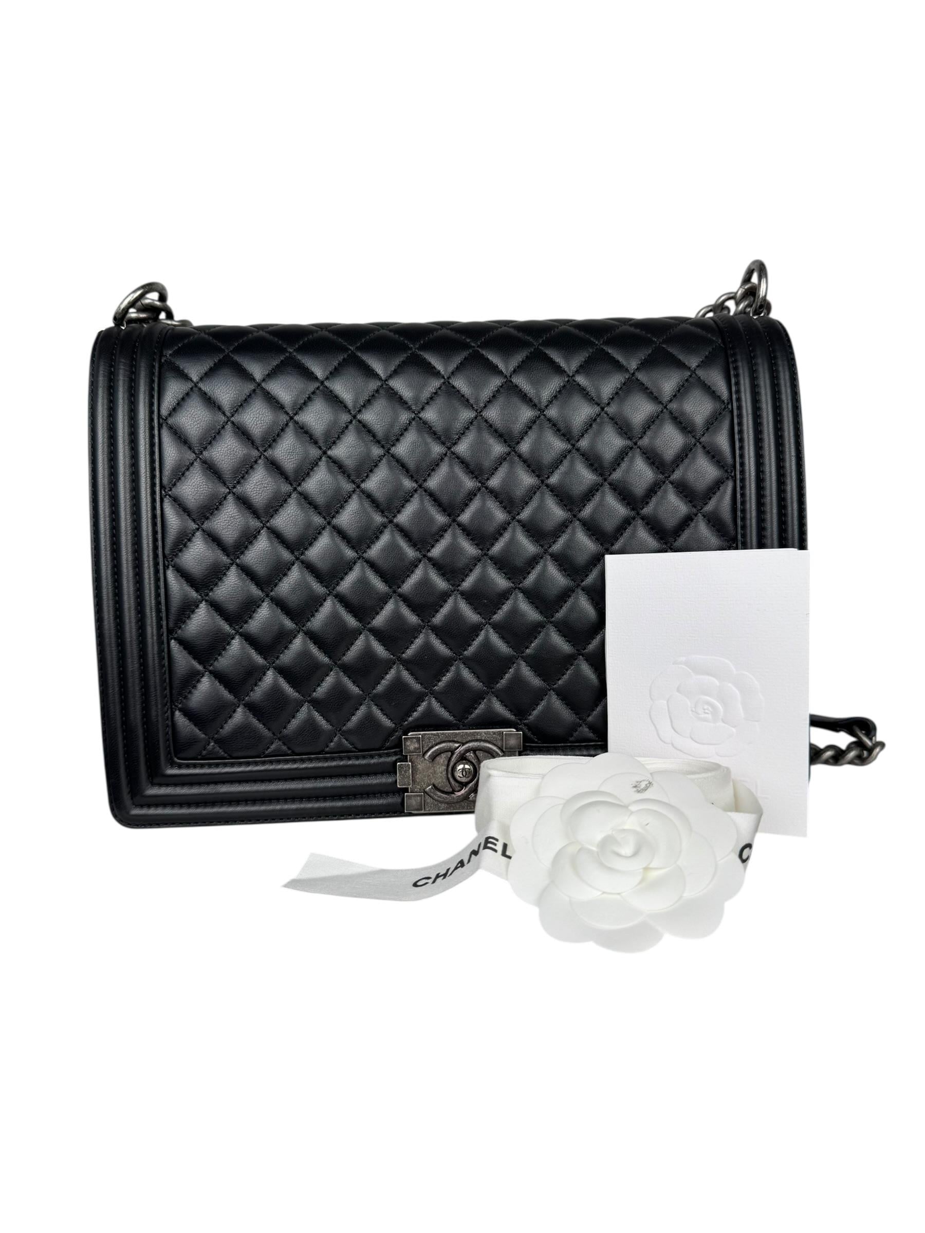 CHANEL BLACK LEATHER QUILTED BOY BAG