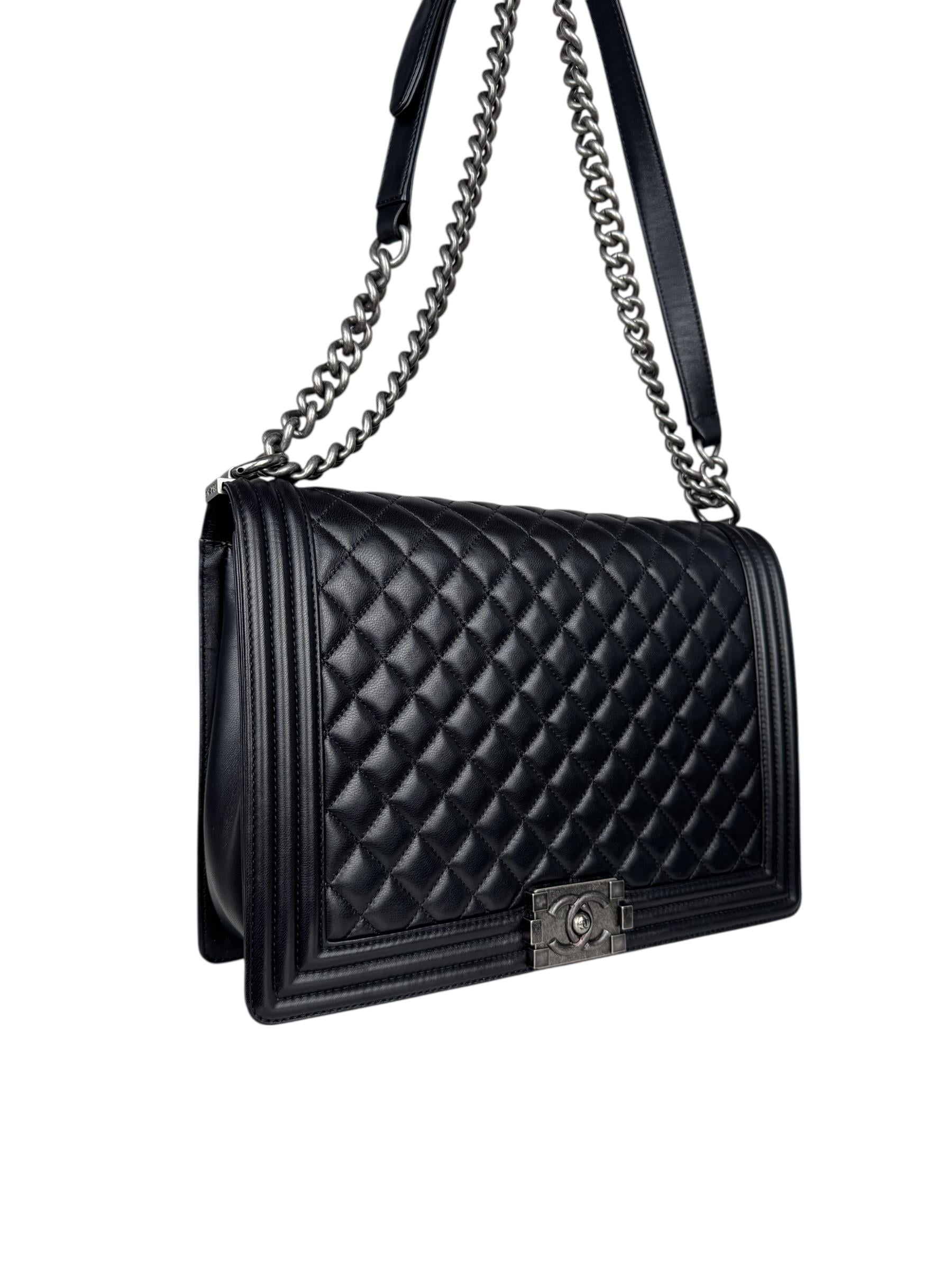 CHANEL BLACK LEATHER QUILTED BOY BAG