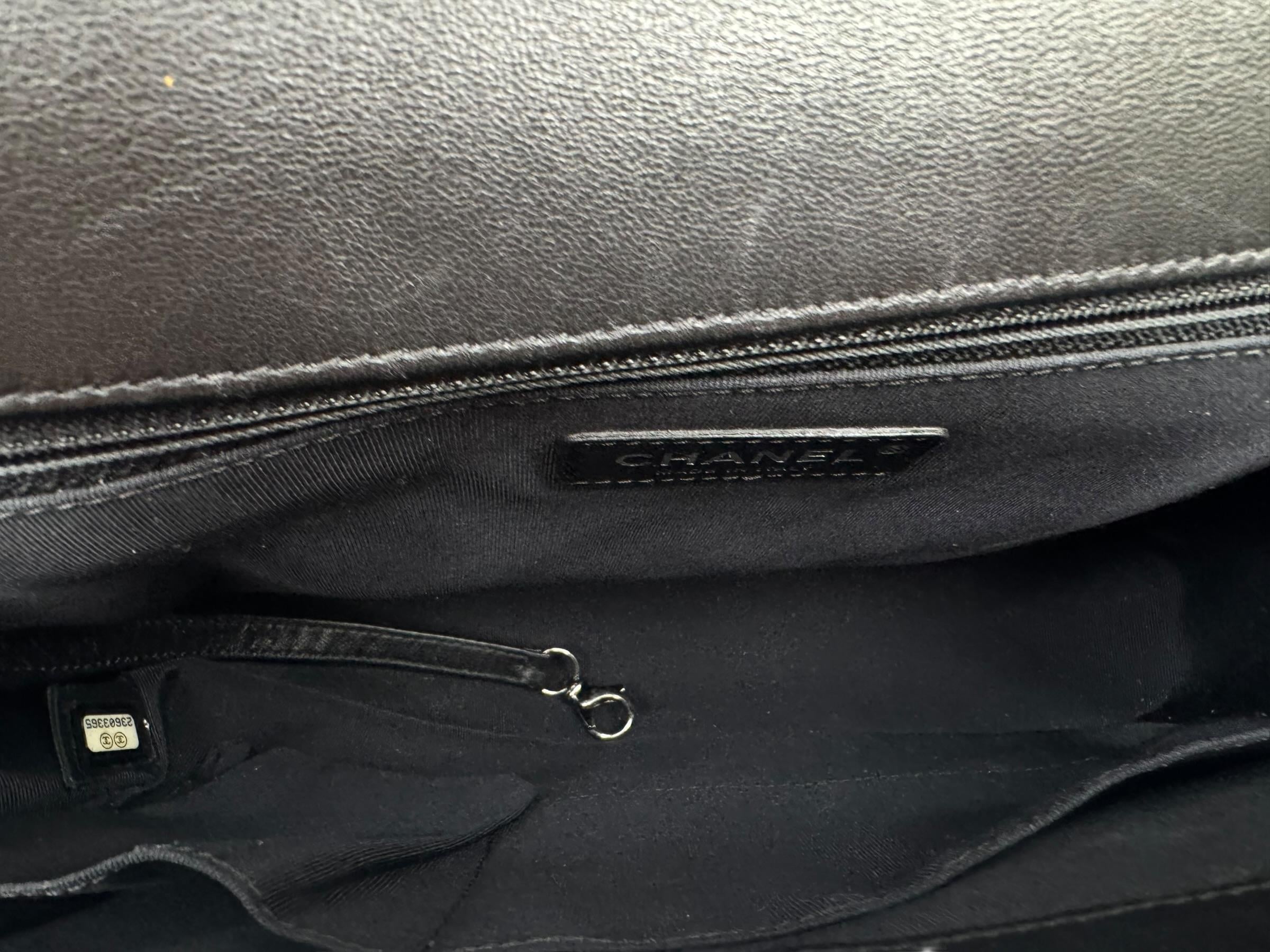 CHANEL BLACK LEATHER QUILTED BOY BAG