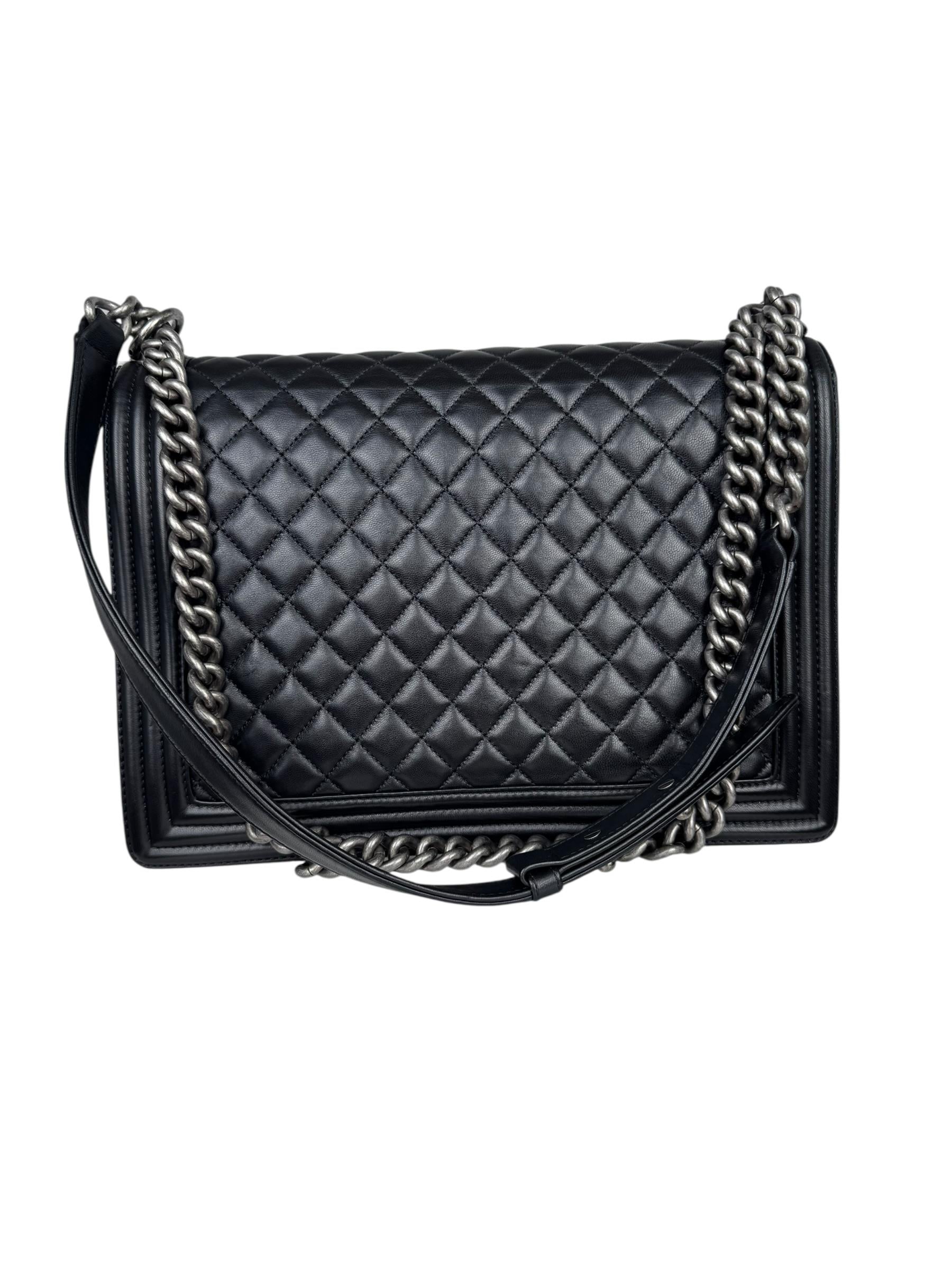 CHANEL BLACK LEATHER QUILTED BOY BAG
