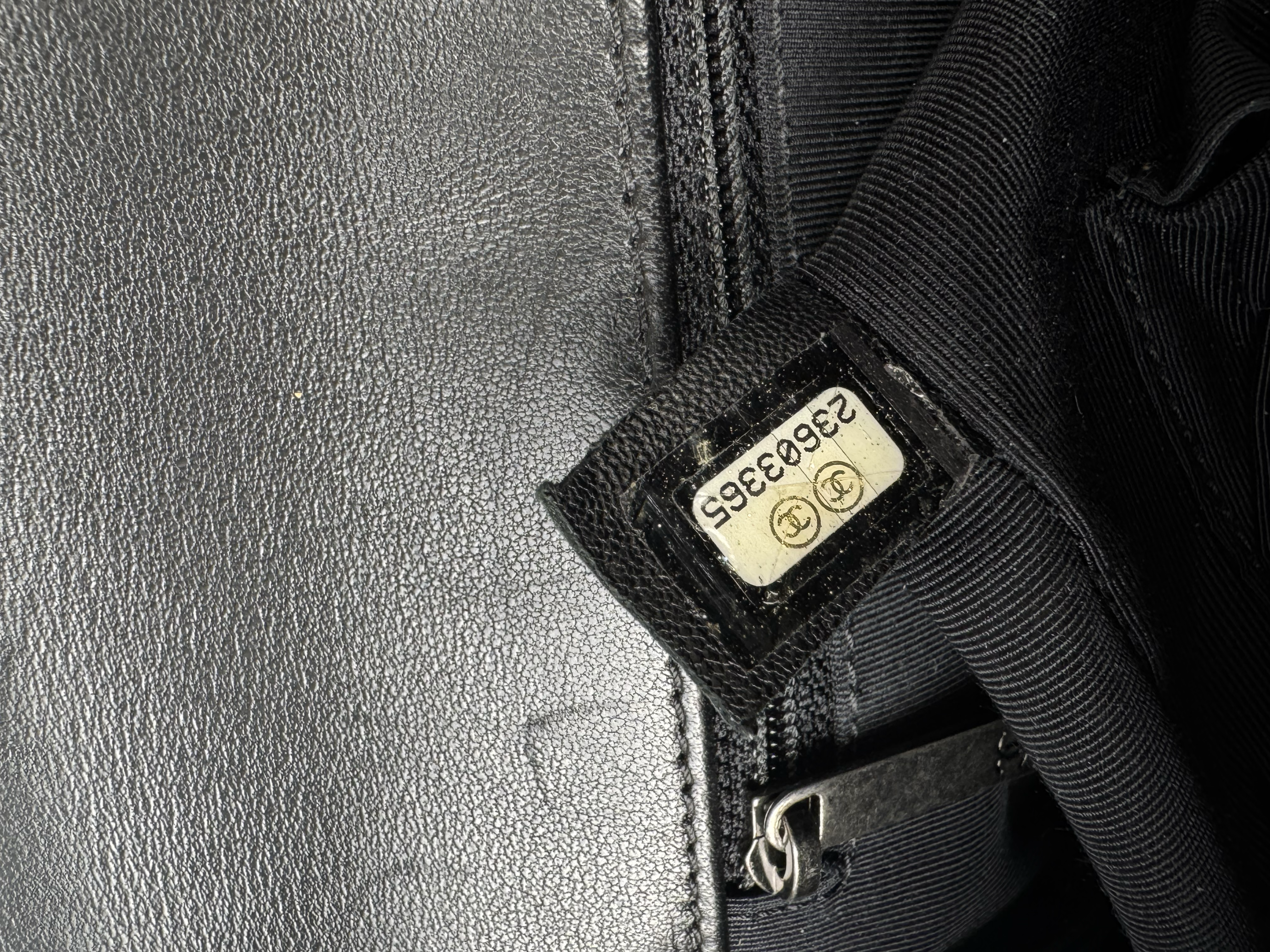 CHANEL BLACK LEATHER QUILTED BOY BAG