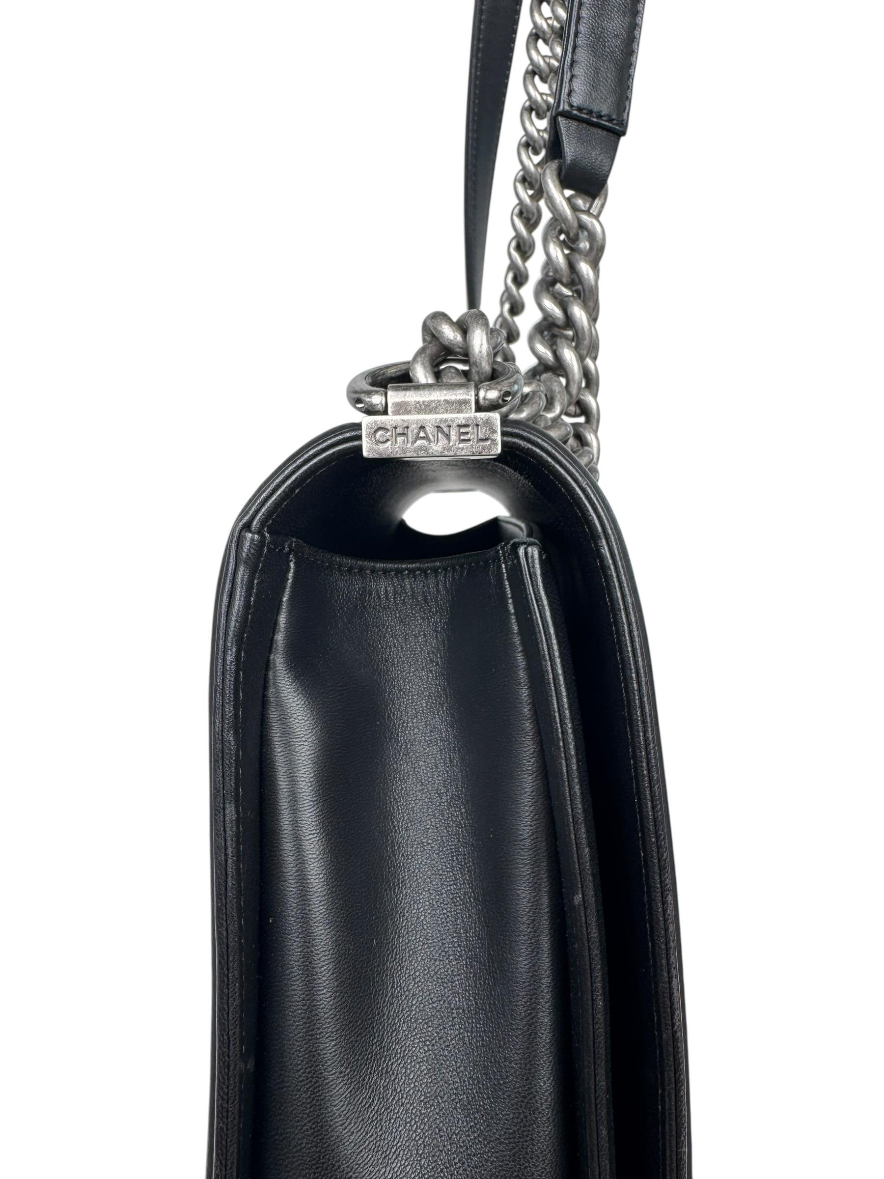 CHANEL BLACK LEATHER QUILTED BOY BAG