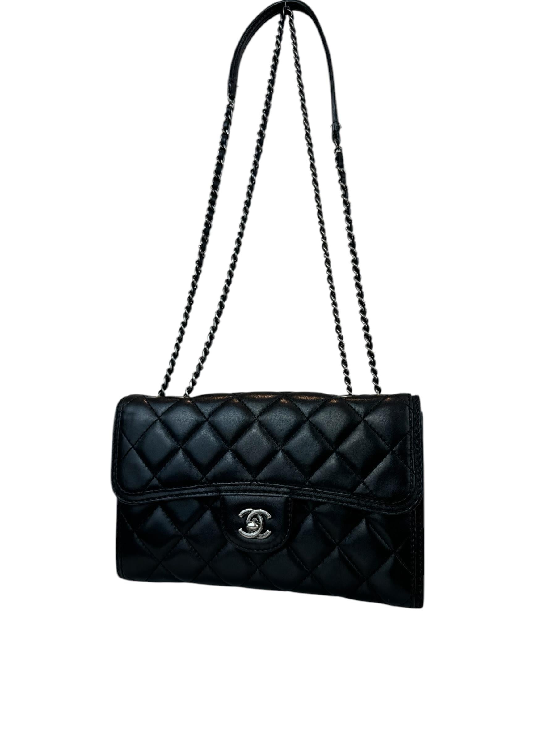 CHANEL BLACK QUILTED LEATHER BAG