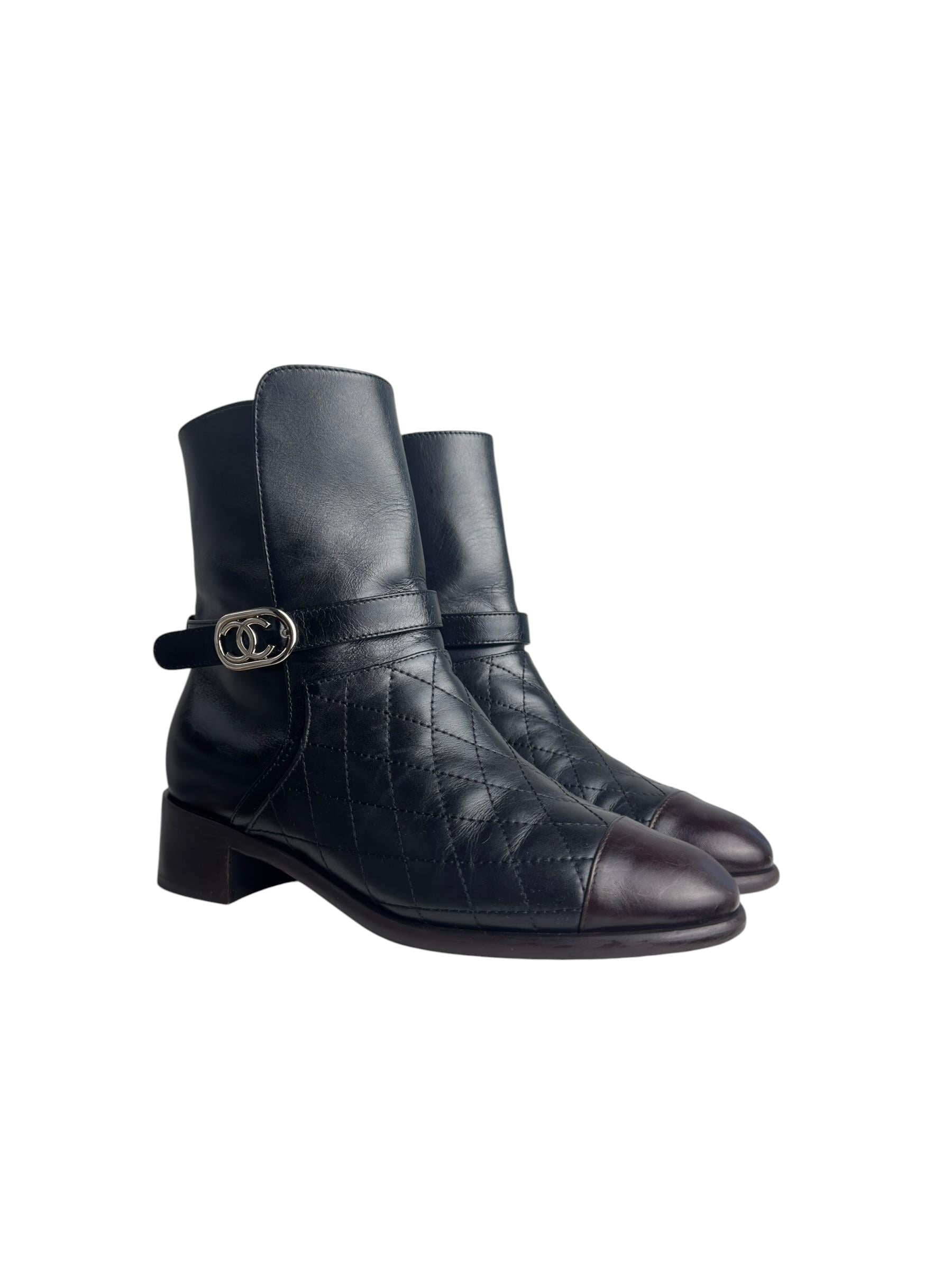 CHANEL BLACK QUILTED LEATHER BOOTS