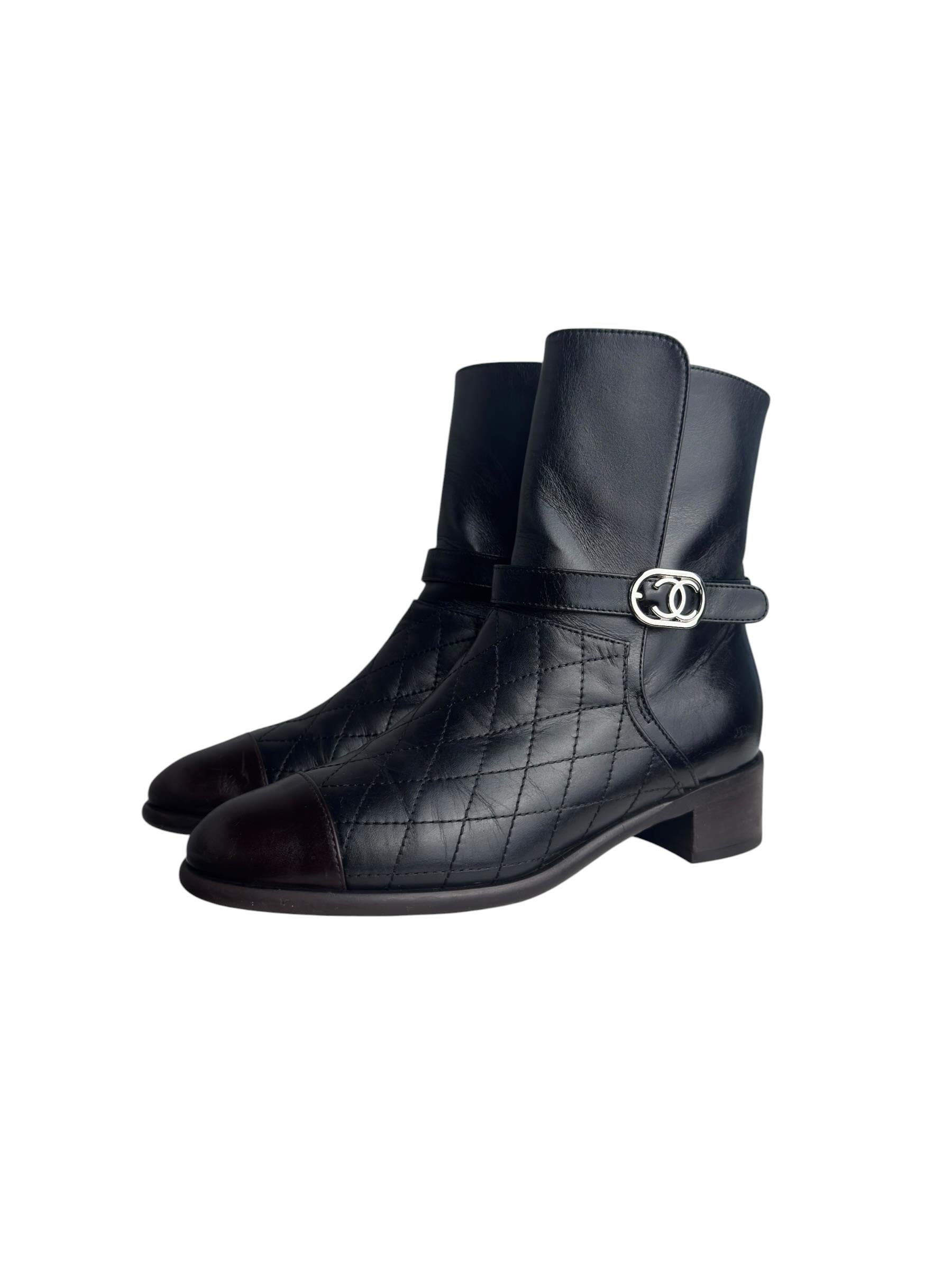 CHANEL BLACK QUILTED LEATHER BOOTS