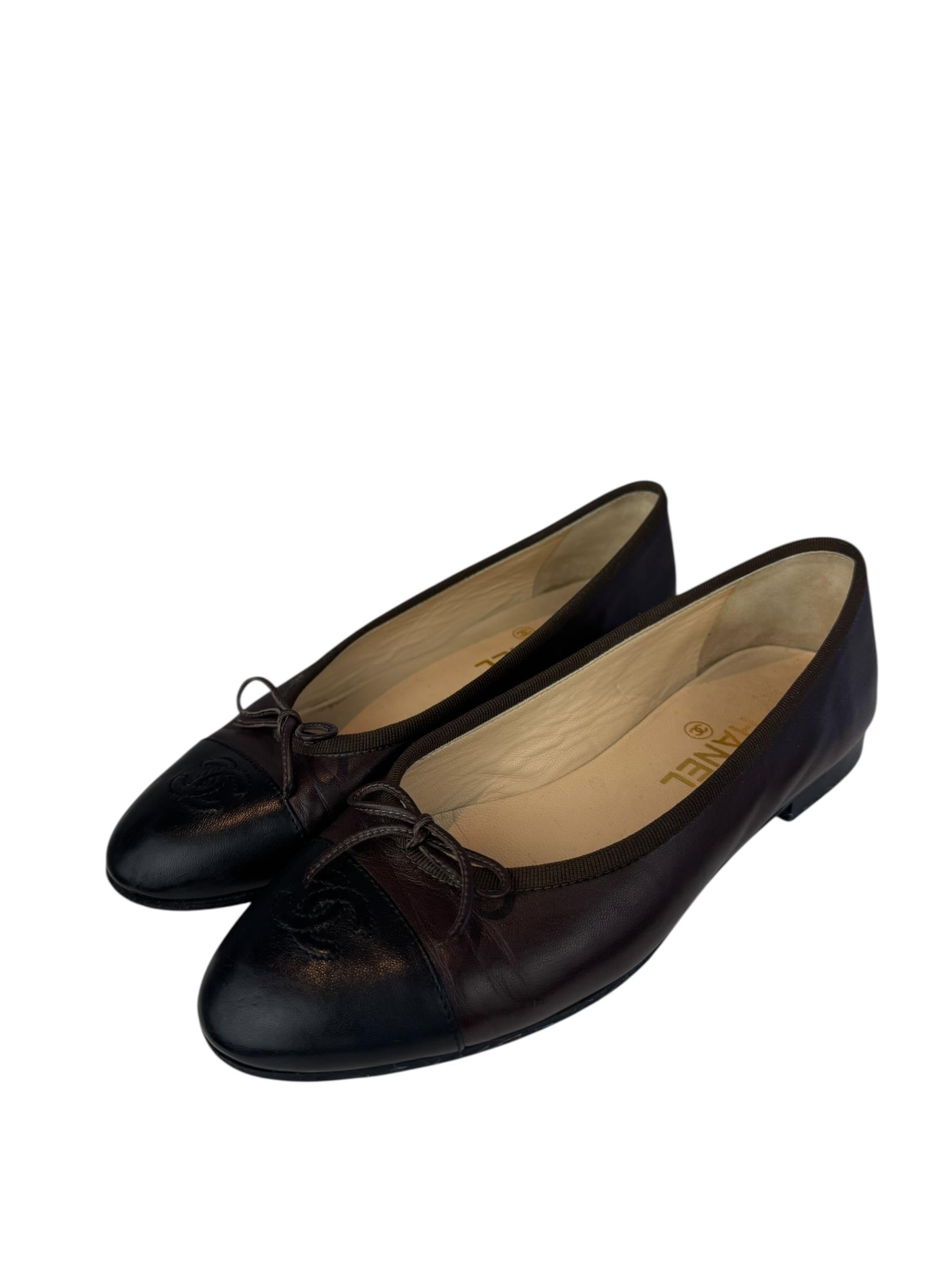 CHANEL BROWN LEATHER BALLET FLATS
