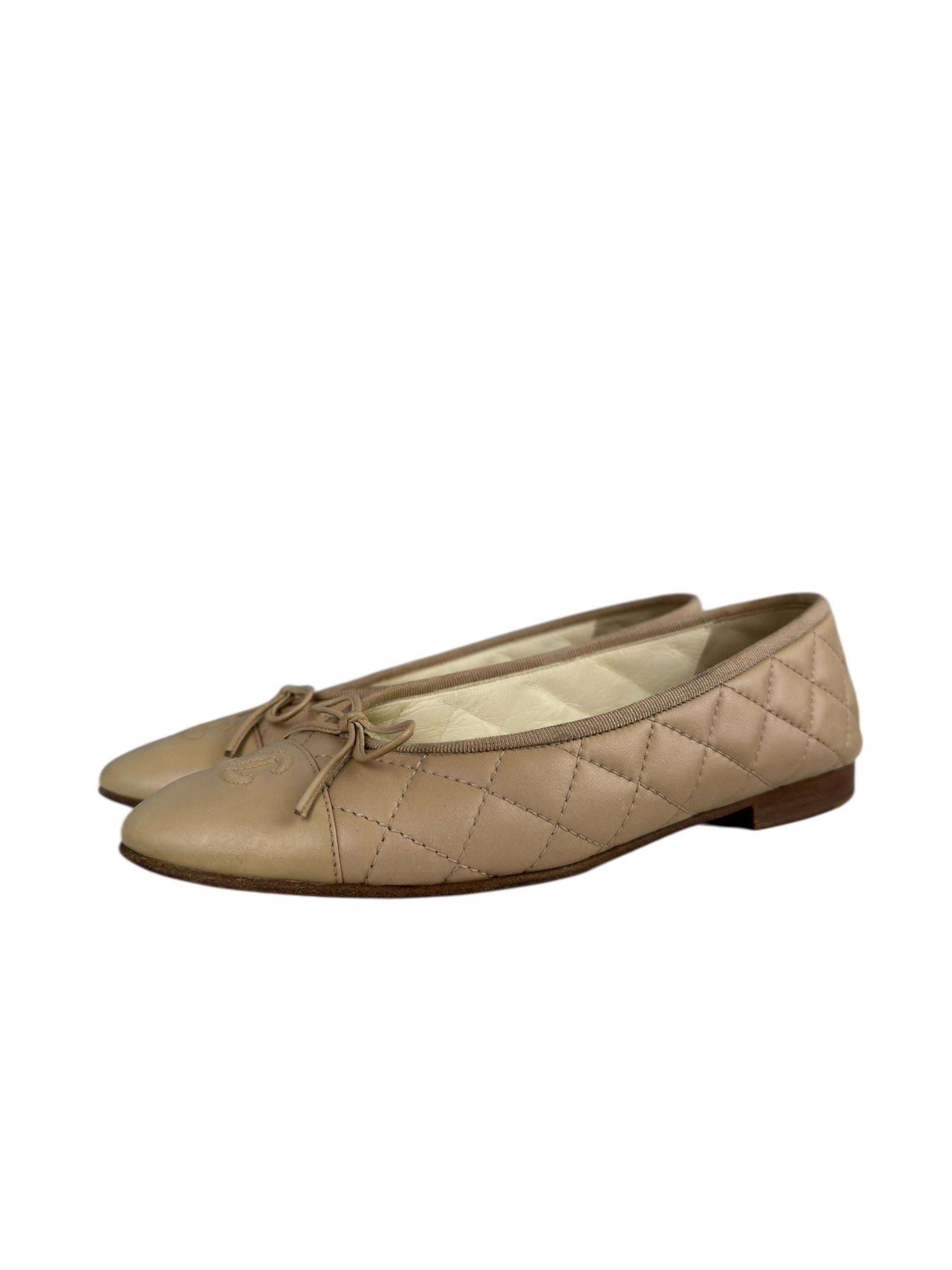 CHANEL CC BEIGE BALLET FLATS