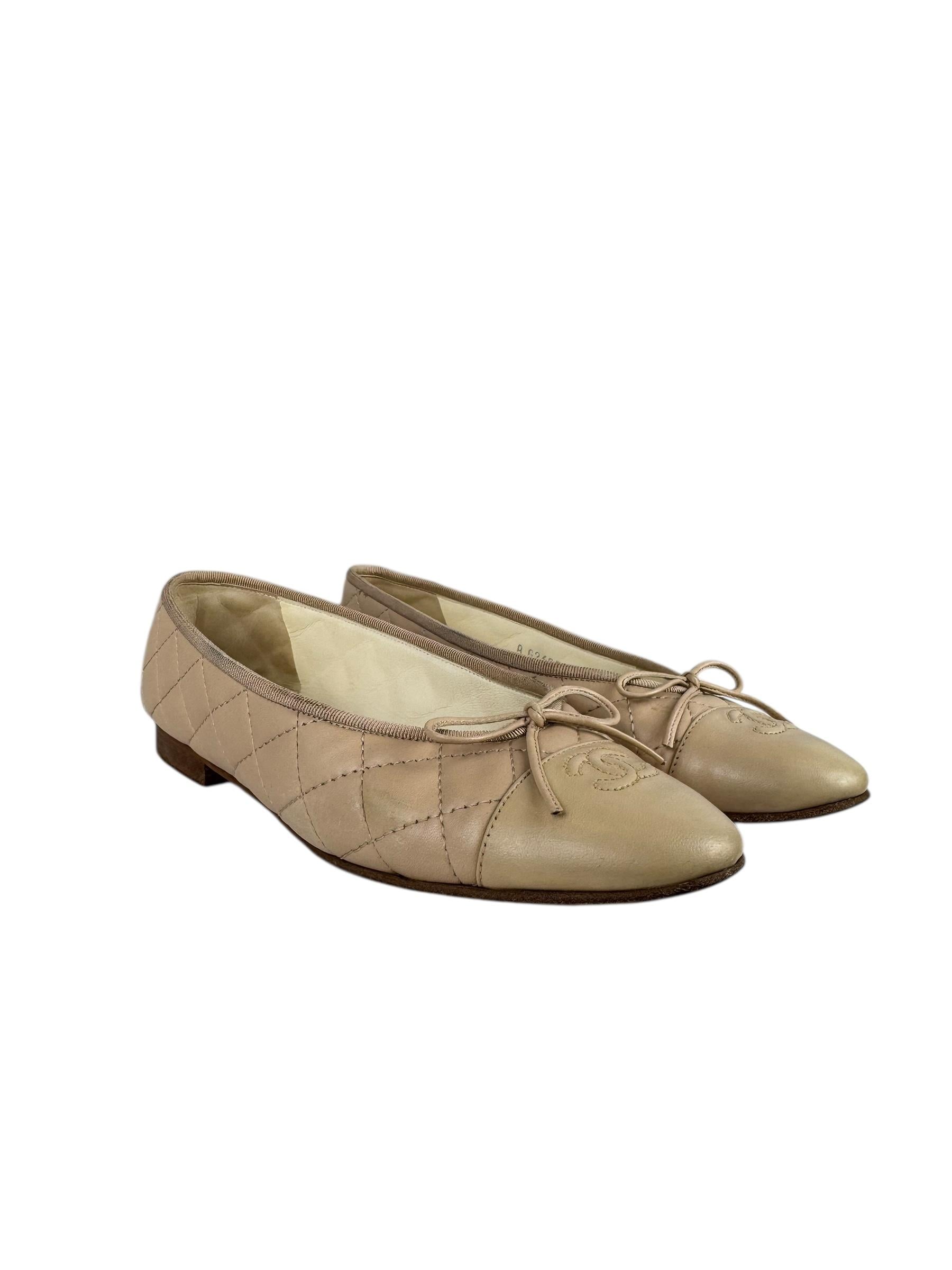 CHANEL CC BEIGE BALLET FLATS