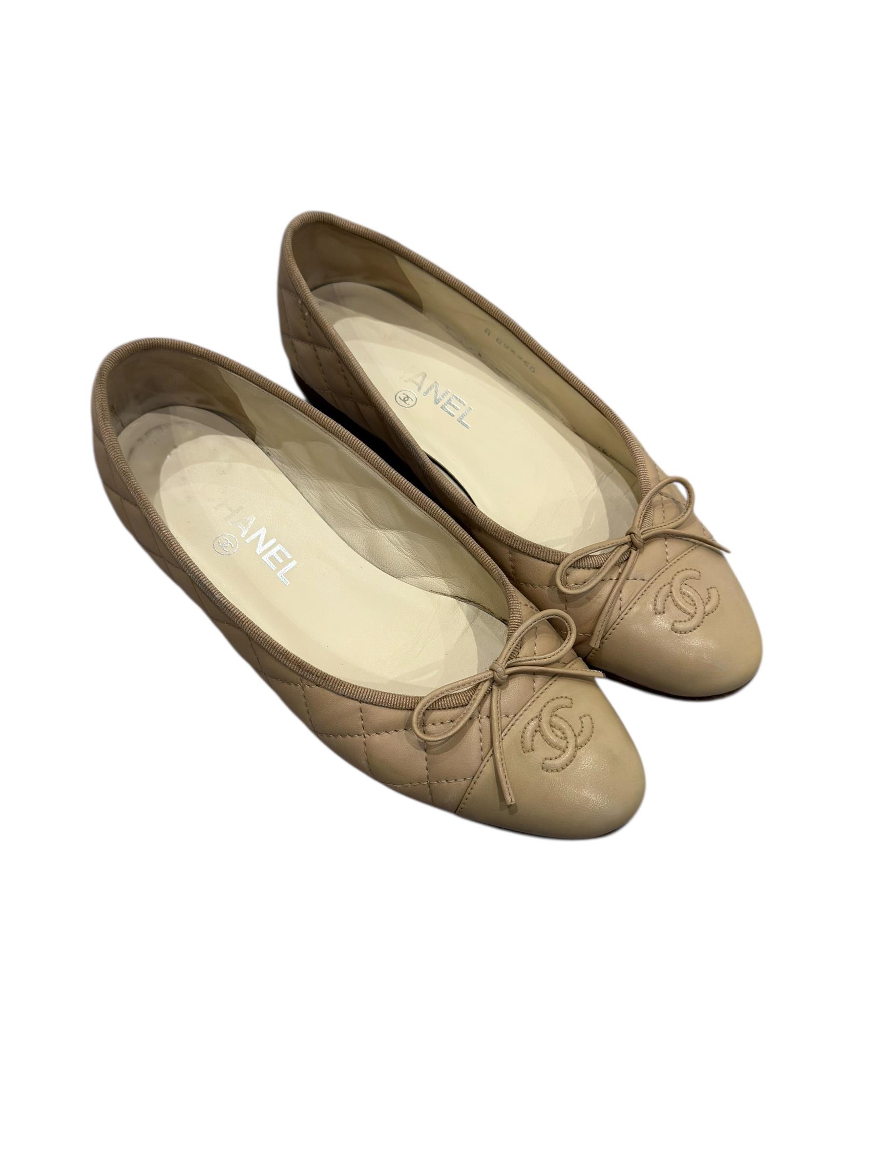 CHANEL CC BEIGE BALLET FLATS