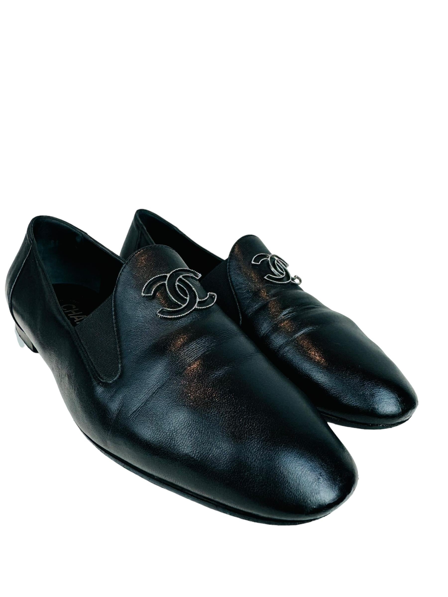 CHANEL CC LOGO LOAFER