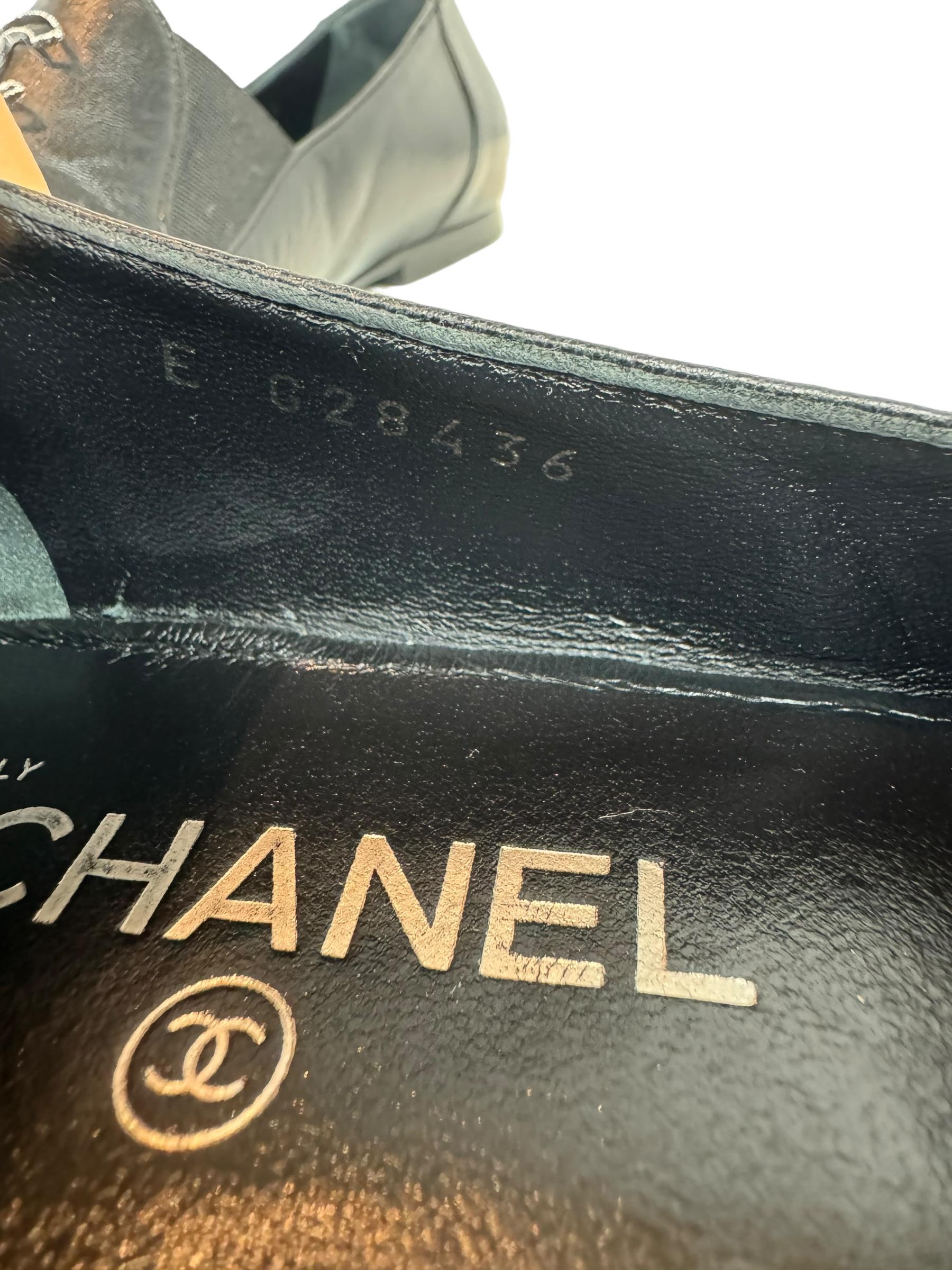 CHANEL CC LOGO LOAFER