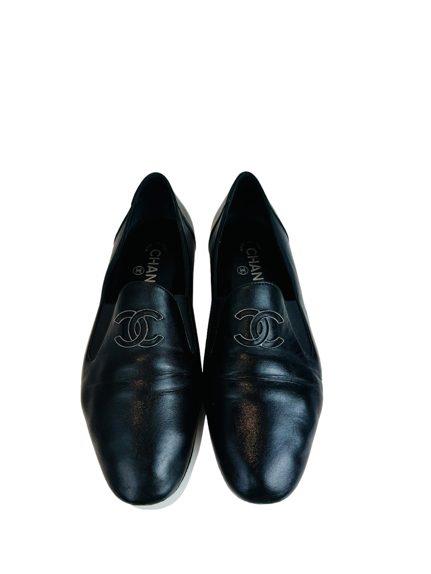 CHANEL CC LOGO LOAFER