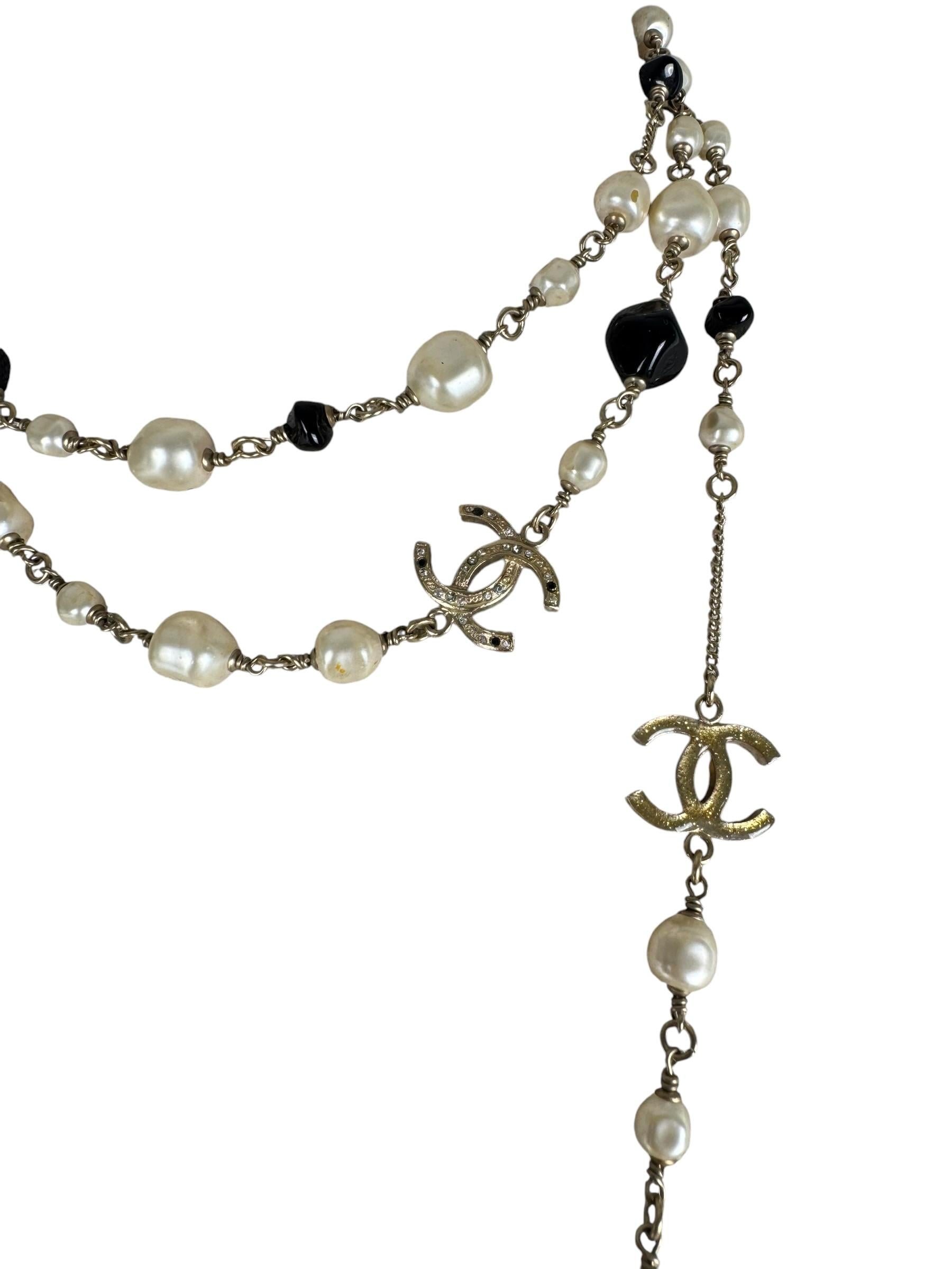 CHANEL CC LOGO PEARL NECKLACE