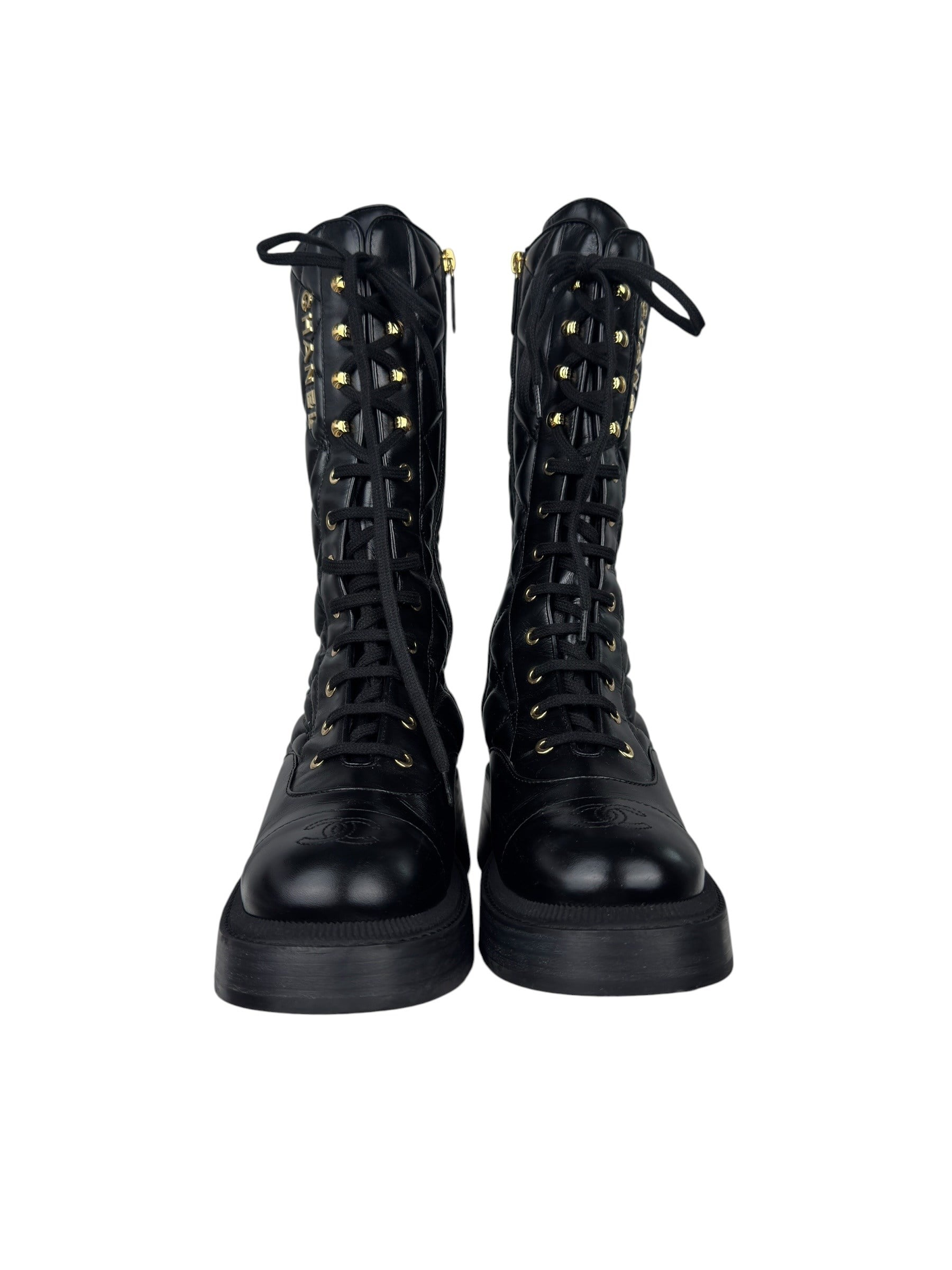 CHANEL CC LOGO QUILTED LEATHER BOOTS