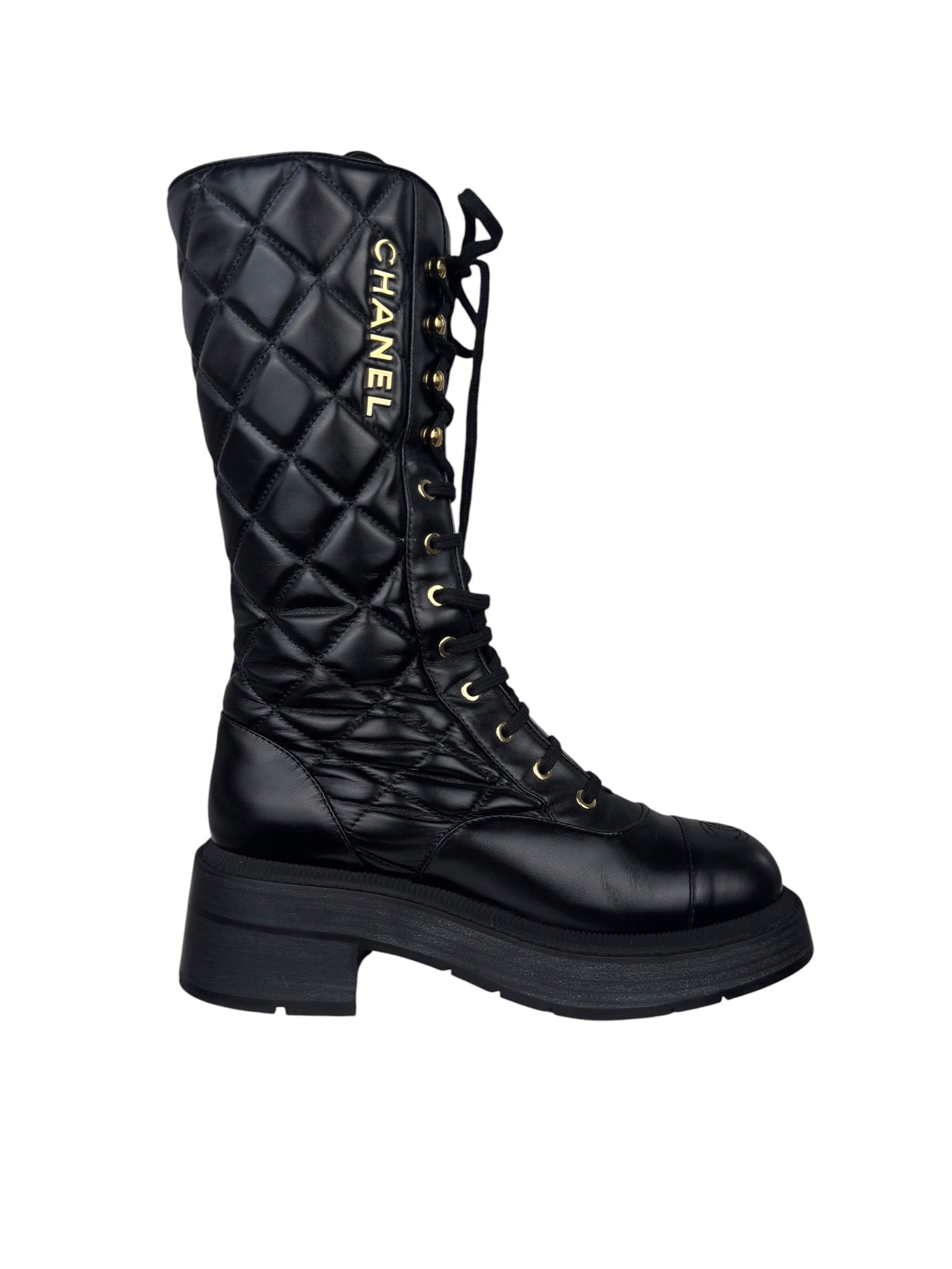 CHANEL CC LOGO QUILTED LEATHER BOOTS