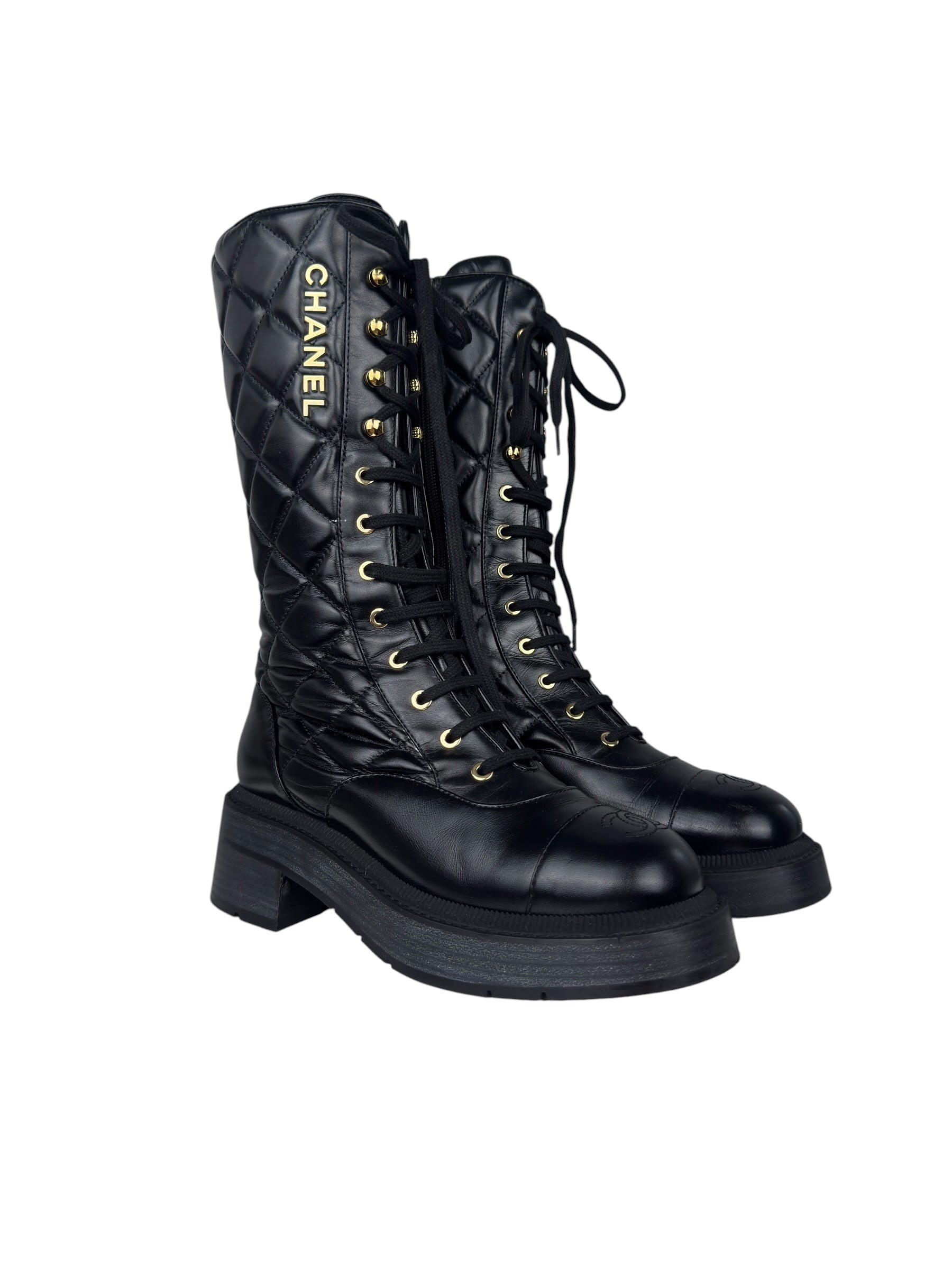 CHANEL CC LOGO QUILTED LEATHER BOOTS
