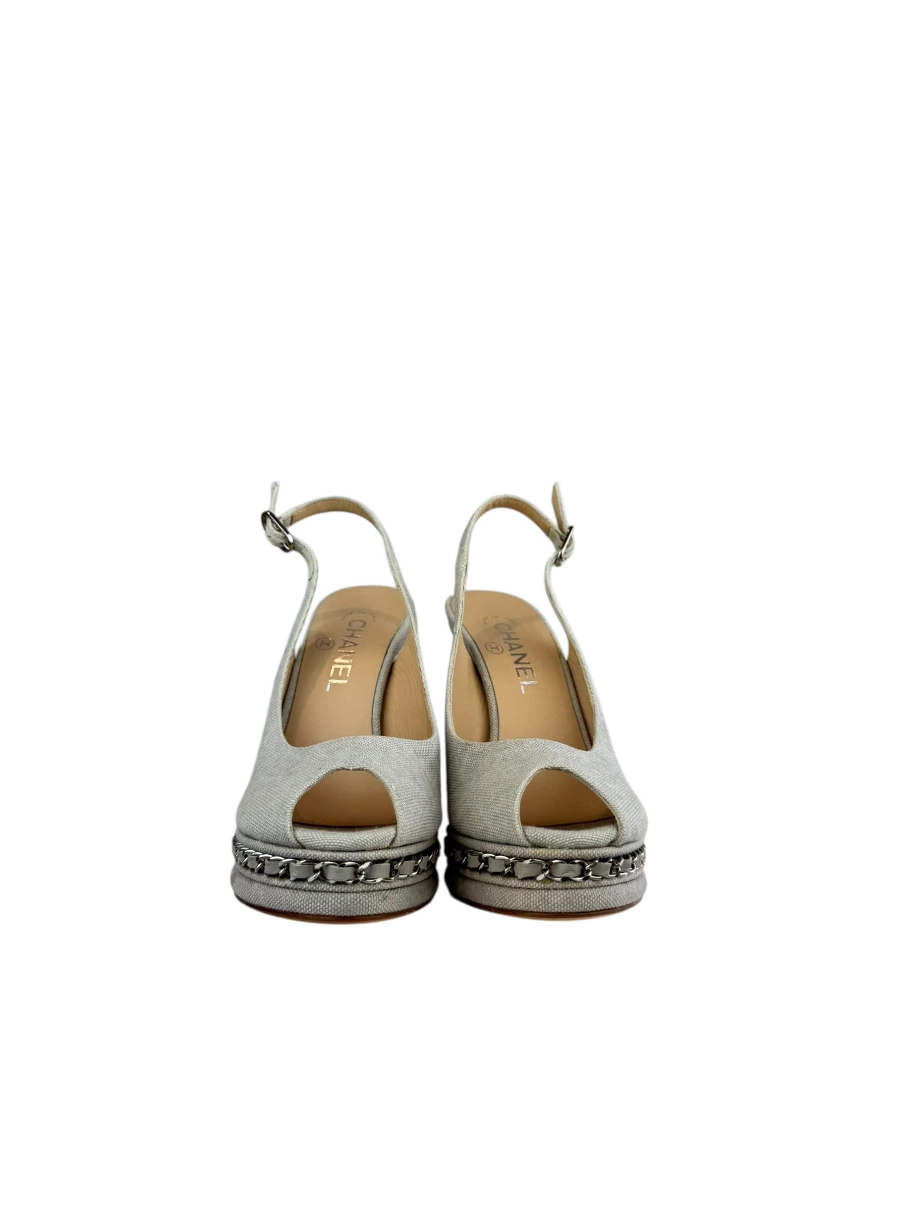 CHANEL GRAY DENIM CC LOGO HEELS