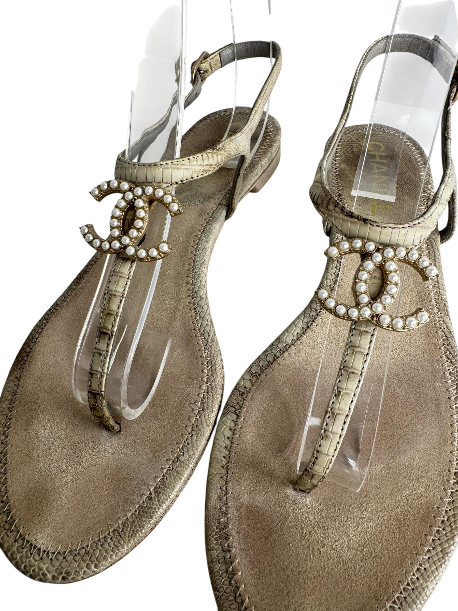 CHANEL LEATHER CC LOGO SANDALS